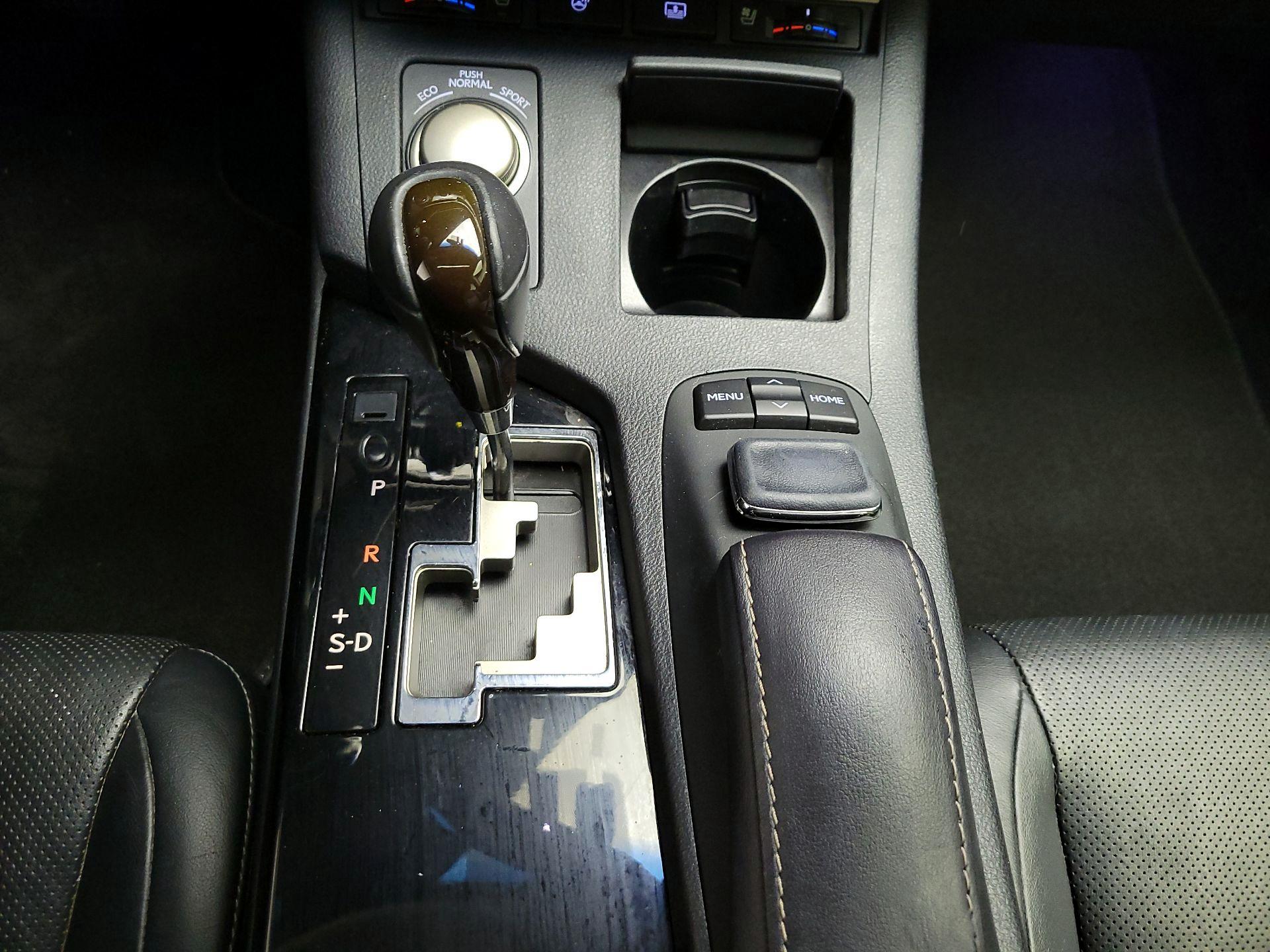 Thumbnail: 2015 Lexus ES - 18