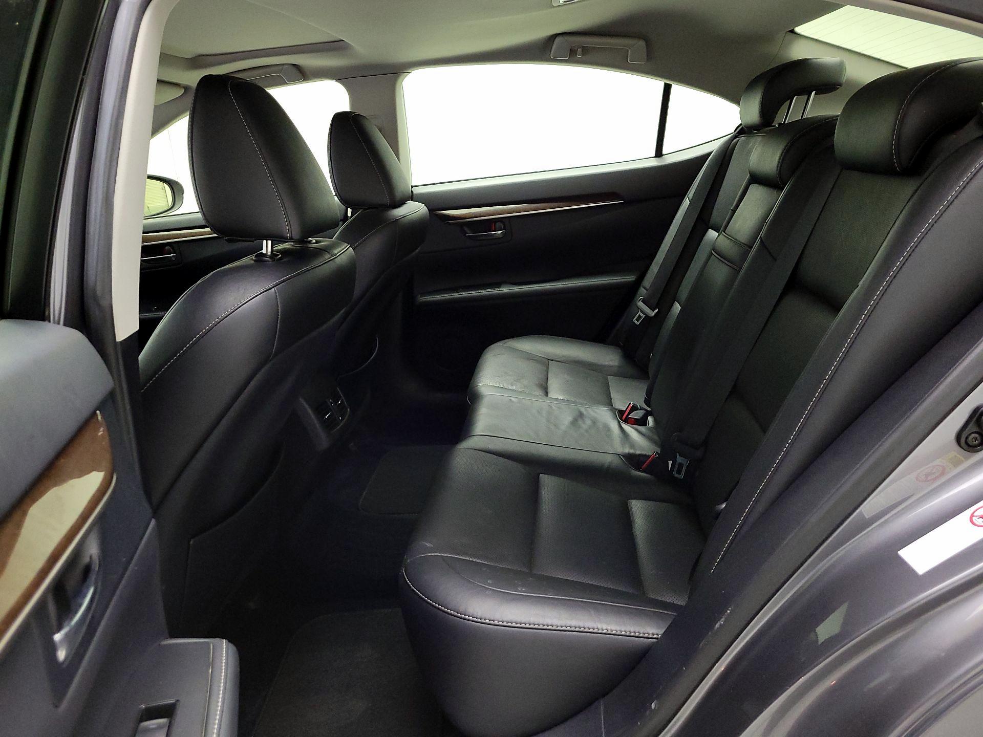 Thumbnail: 2015 Lexus ES - 20