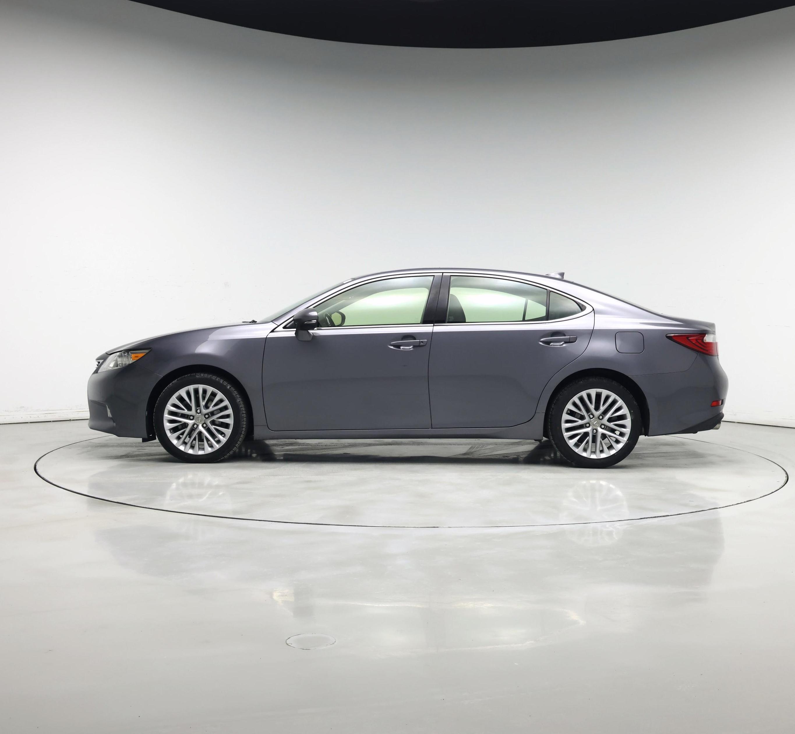Thumbnail: 2015 Lexus ES - 3