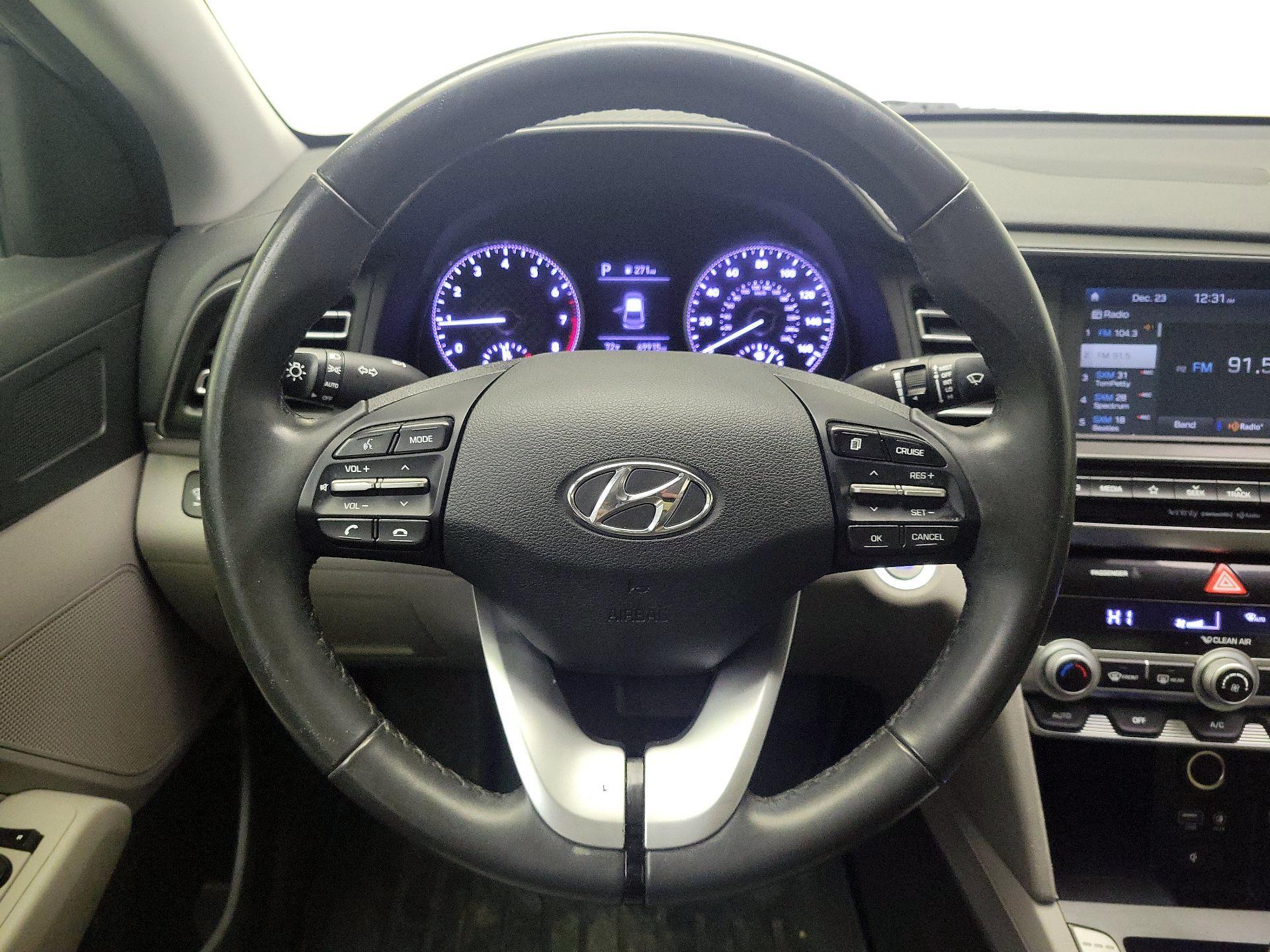 Thumbnail: 2020 Hyundai Elantra - 10