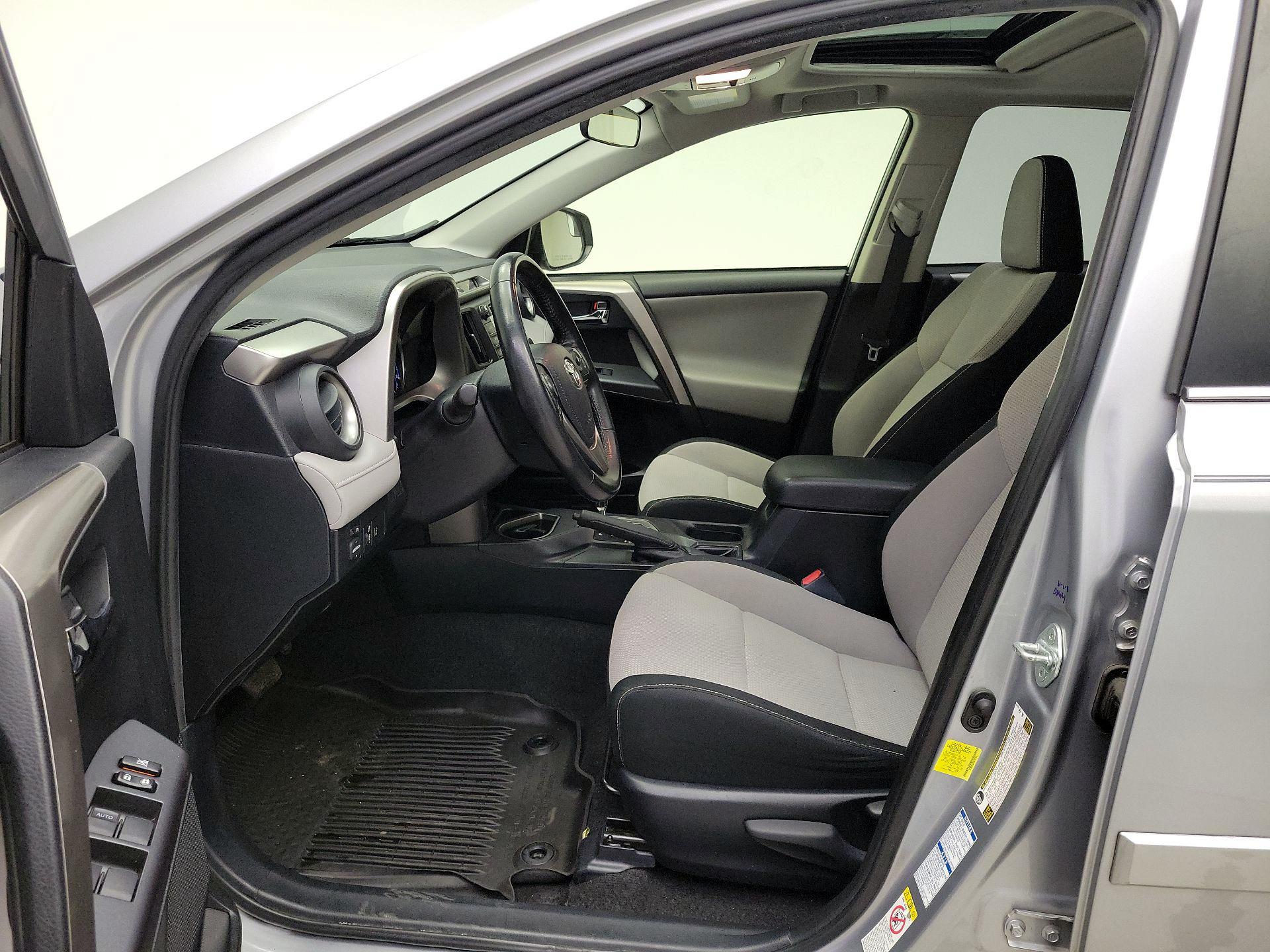 Thumbnail: 2018 Toyota RAV4 - 11