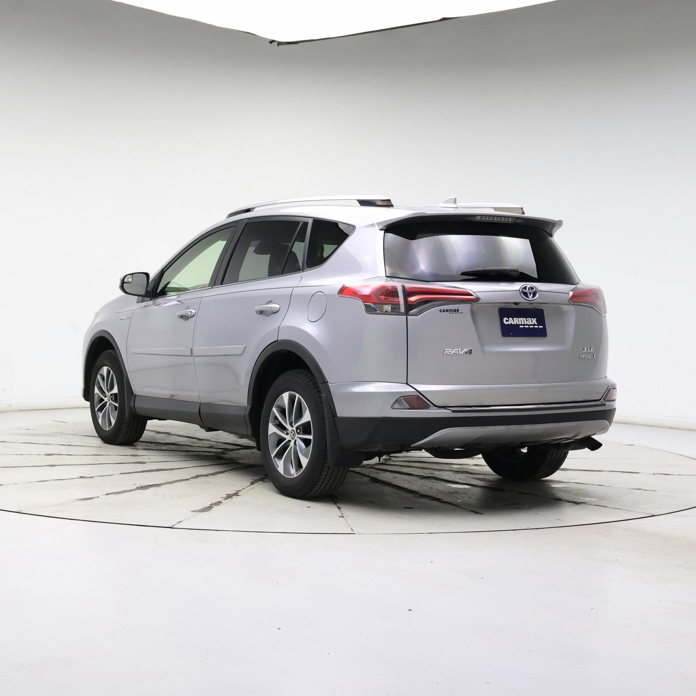 Thumbnail: 2018 Toyota RAV4 - 2