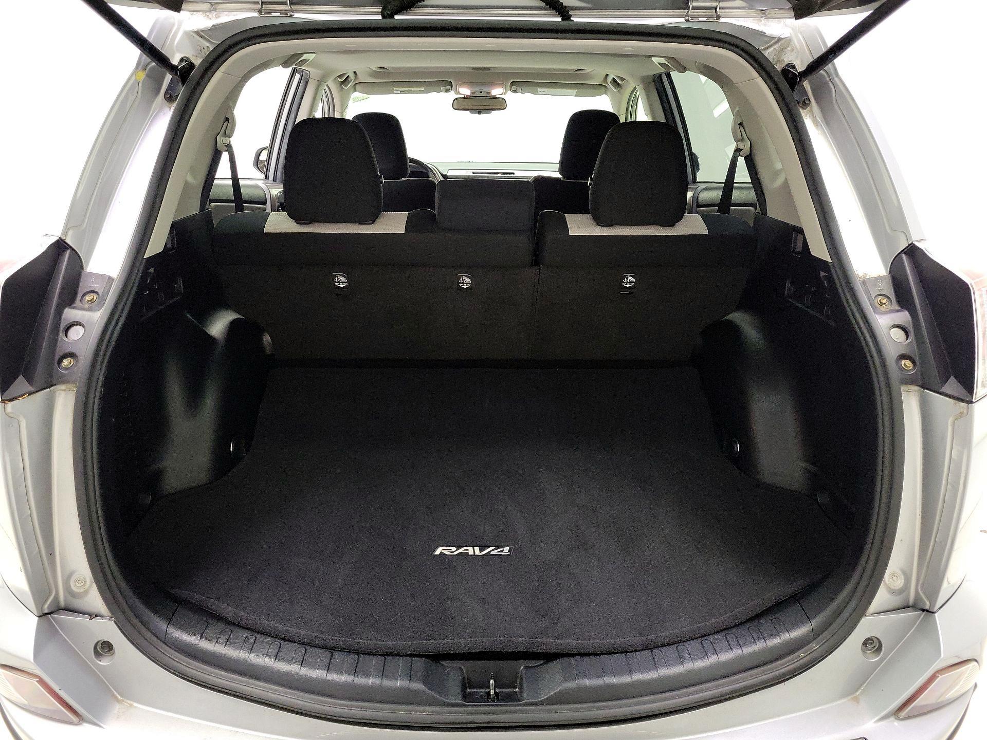 Thumbnail: 2018 Toyota RAV4 - 20