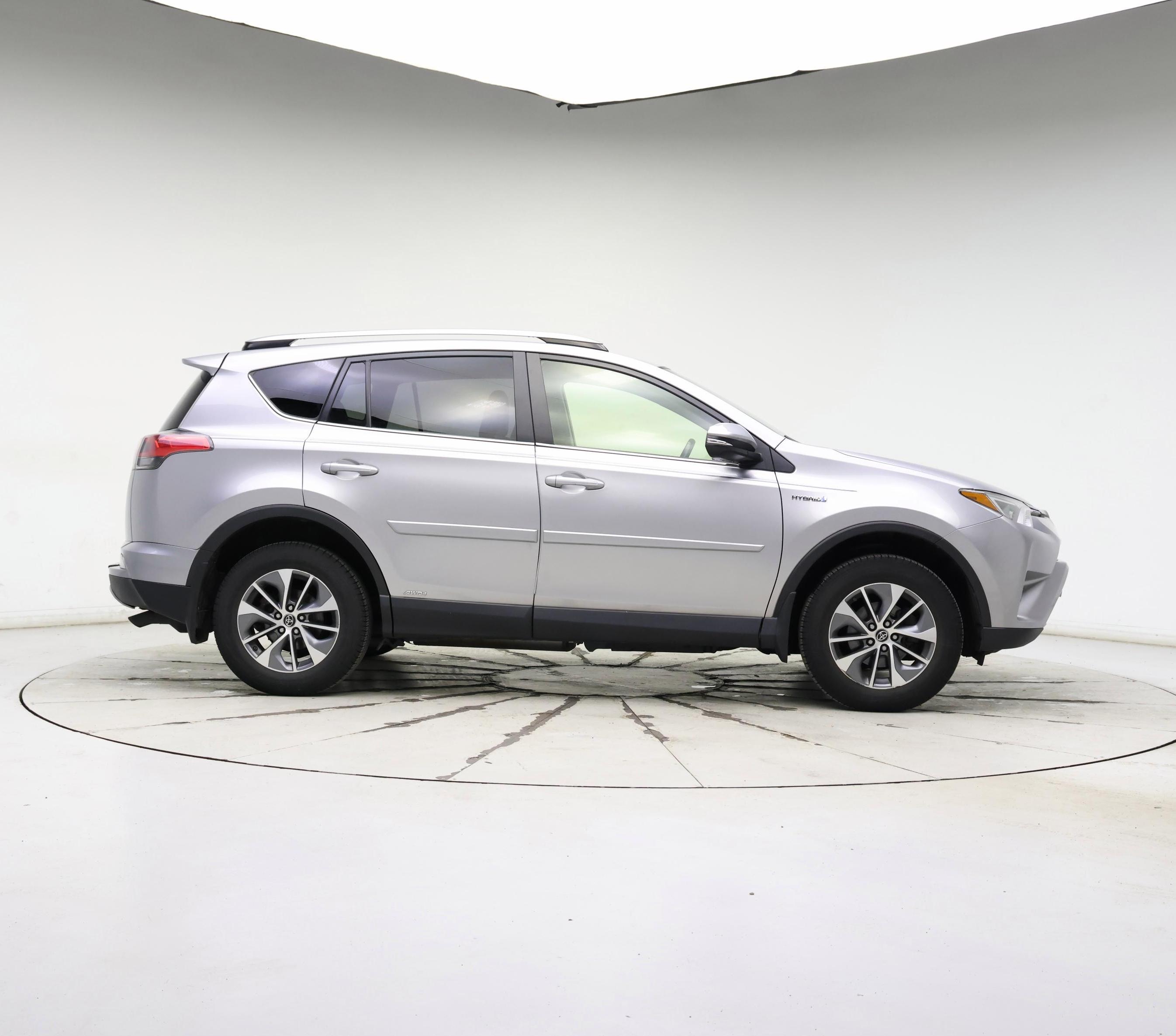 Thumbnail: 2018 Toyota RAV4 - 7