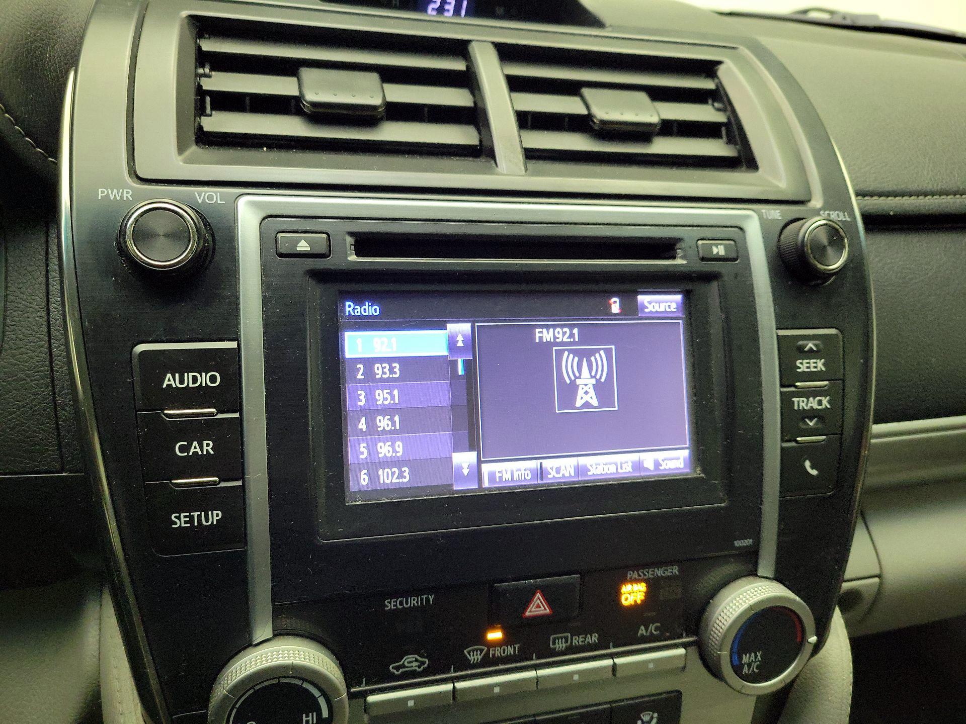 Thumbnail: 2014 Toyota Camry - 15