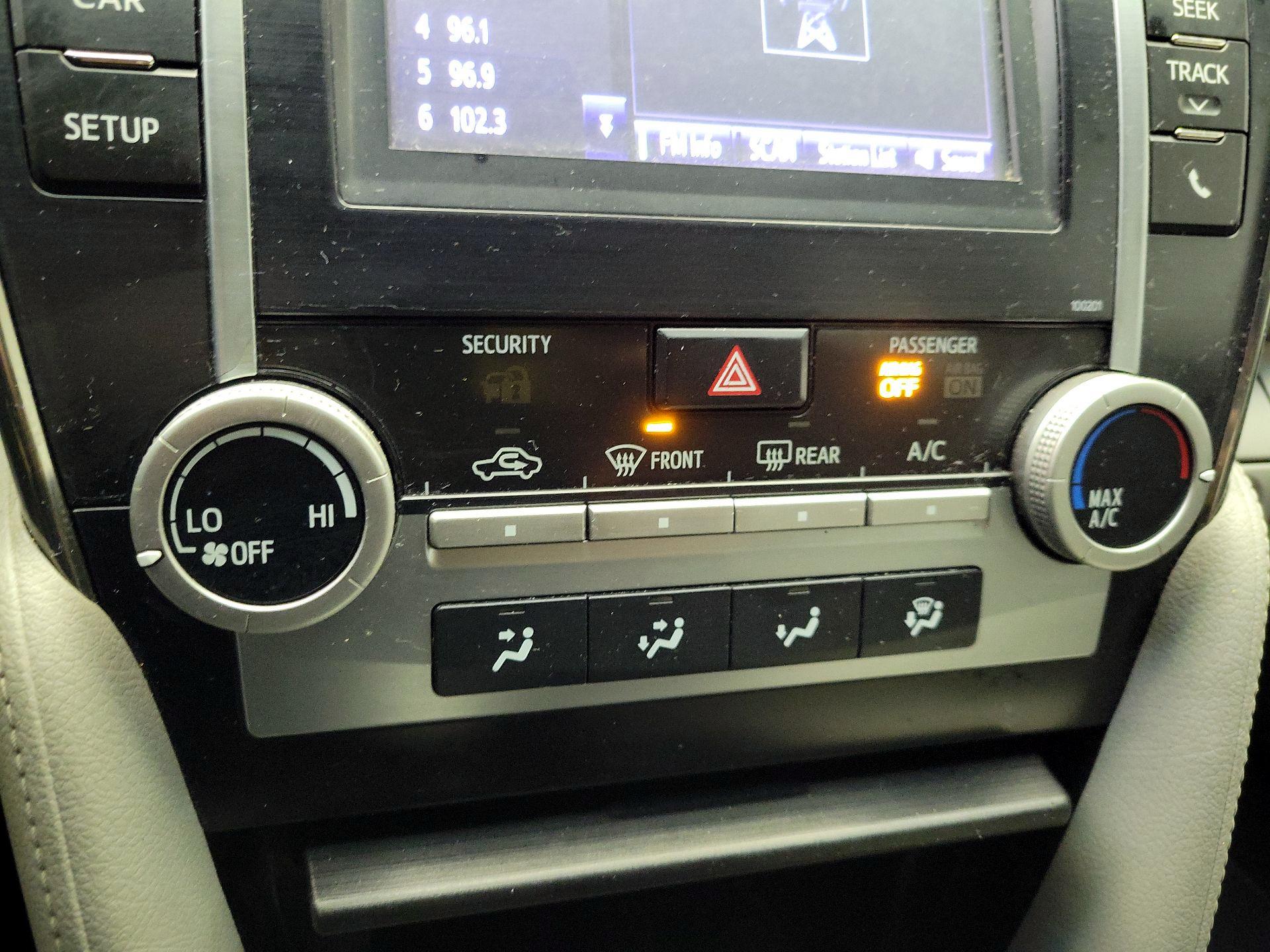 Thumbnail: 2014 Toyota Camry - 16