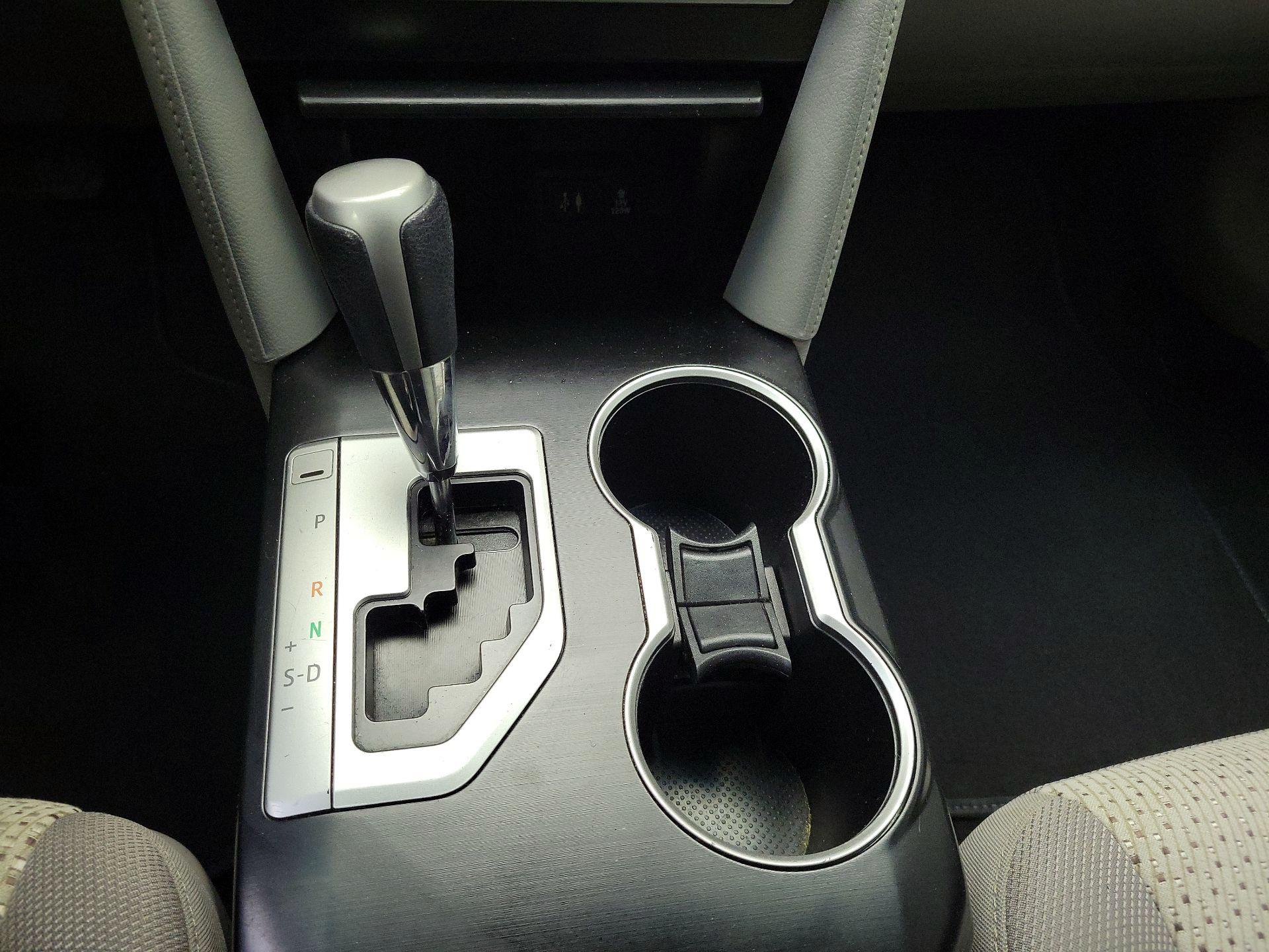 Thumbnail: 2014 Toyota Camry - 17