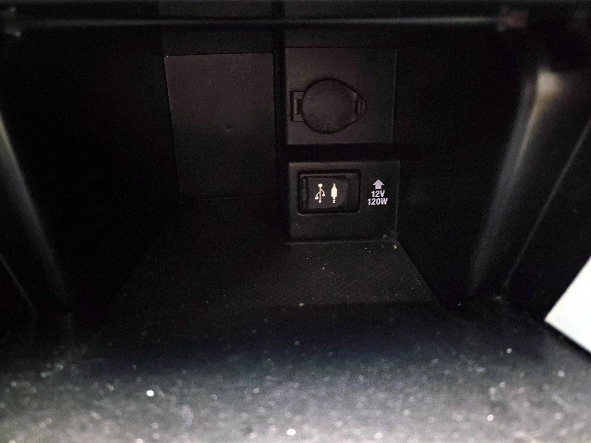 Thumbnail: 2014 Toyota Camry - 18