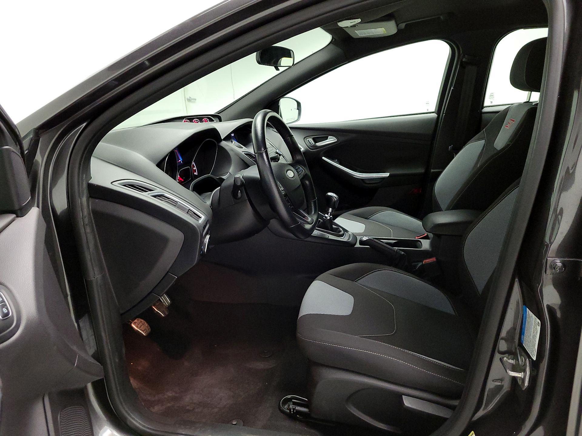 Thumbnail: 2015 Ford Focus - 11