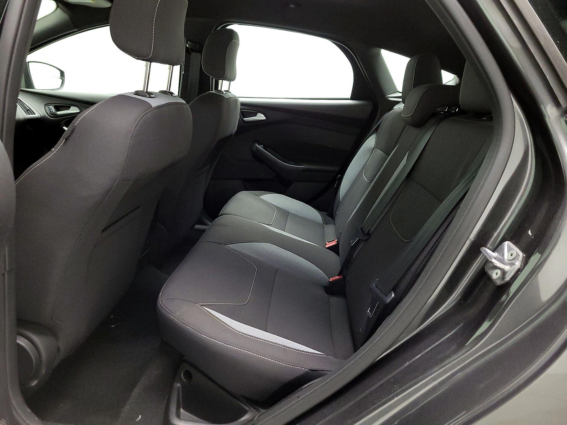 Thumbnail: 2015 Ford Focus - 17