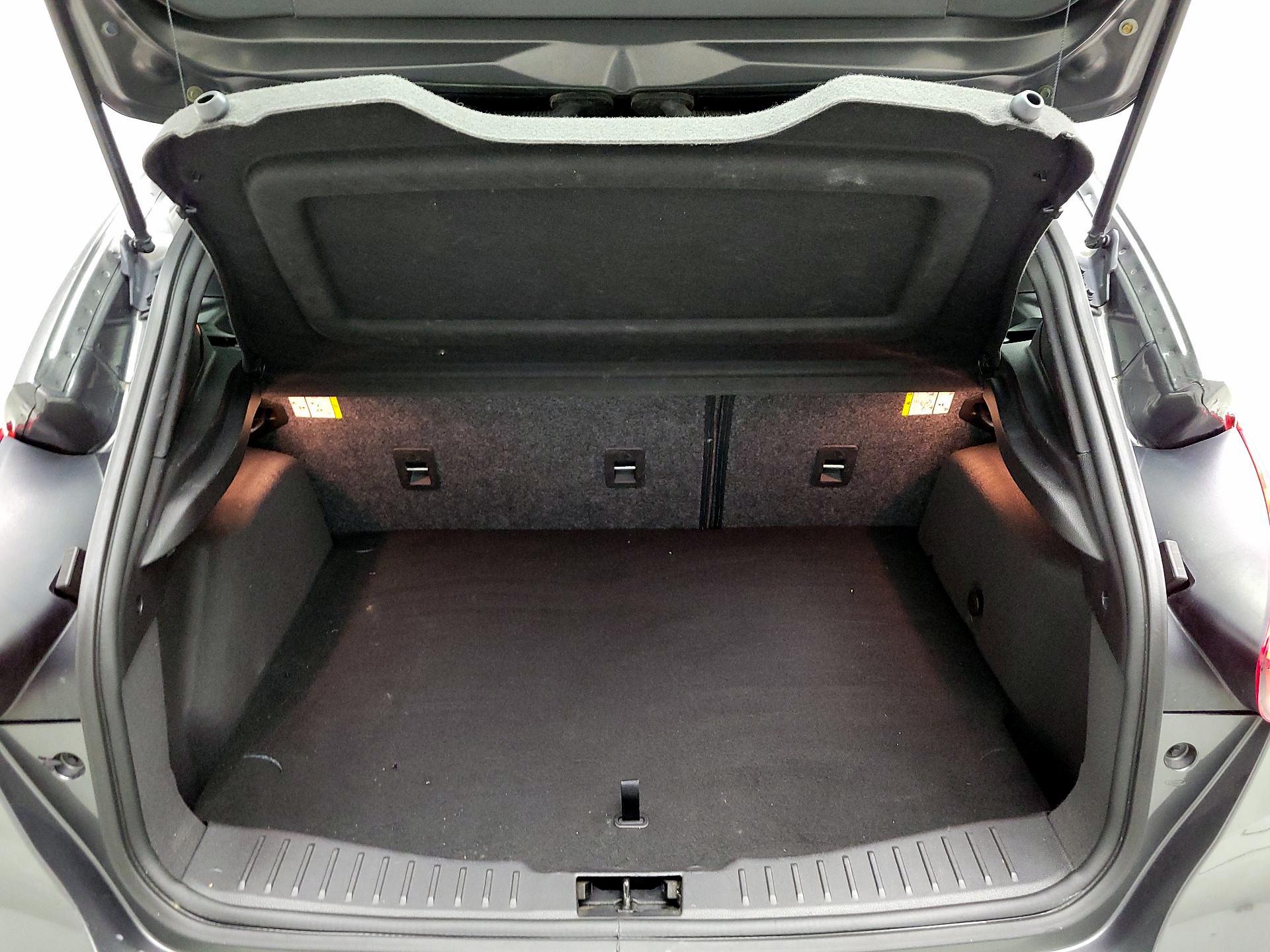 Thumbnail: 2015 Ford Focus - 18