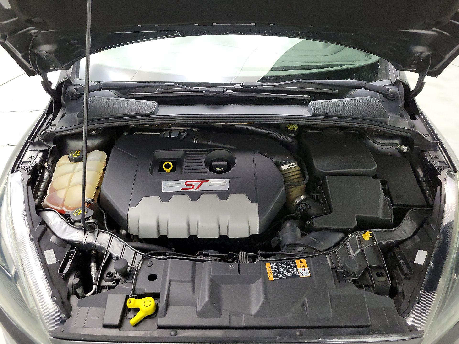 Thumbnail: 2015 Ford Focus - 19