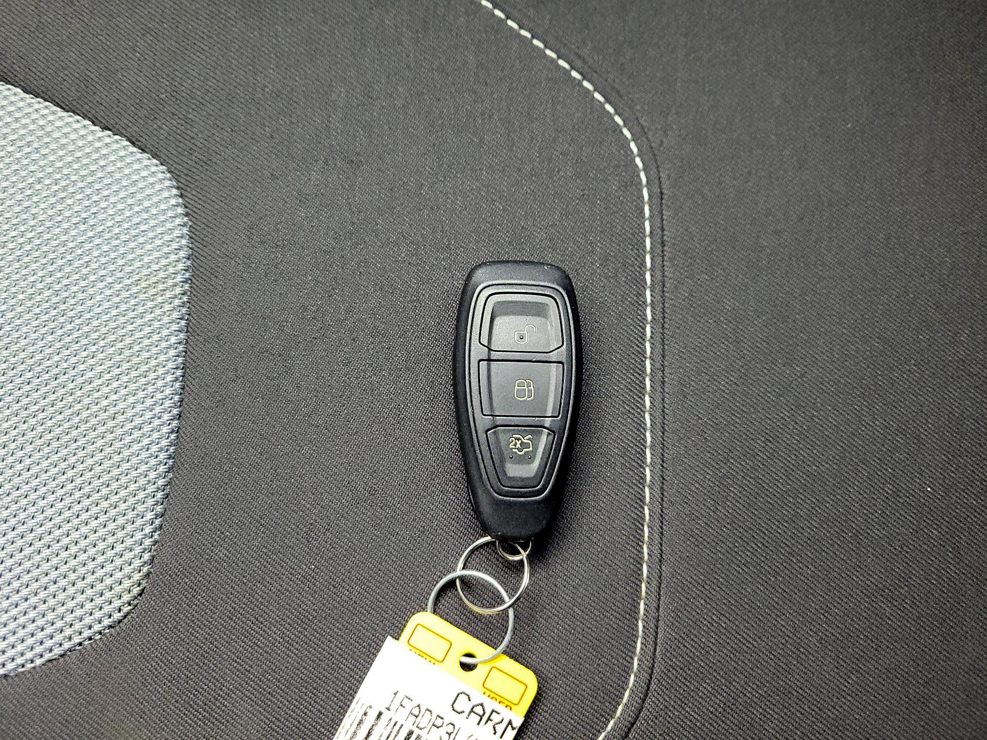 Thumbnail: 2015 Ford Focus - 20