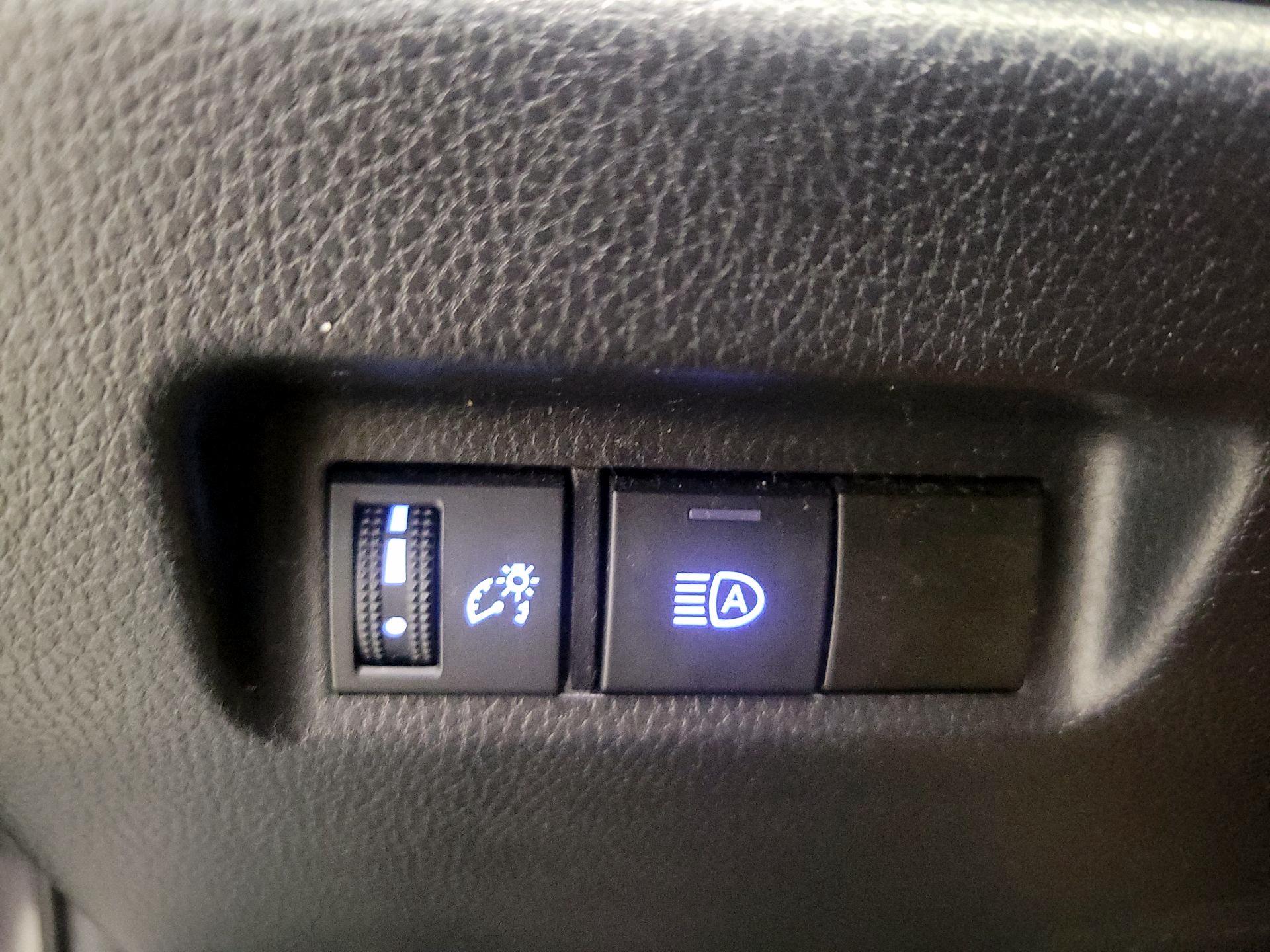 Thumbnail: 2020 Toyota RAV4 - 13