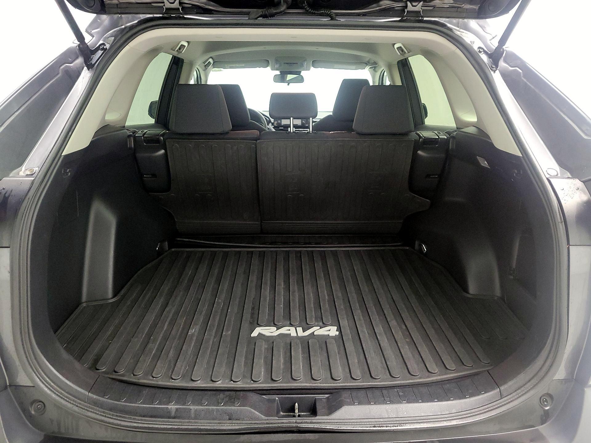 Thumbnail: 2020 Toyota RAV4 - 20