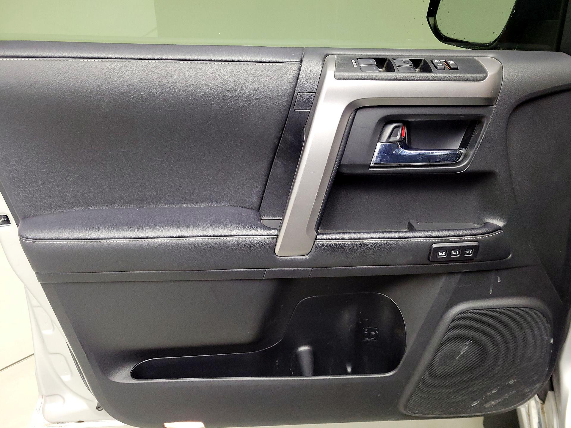 Thumbnail: 2020 Toyota 4Runner - 12