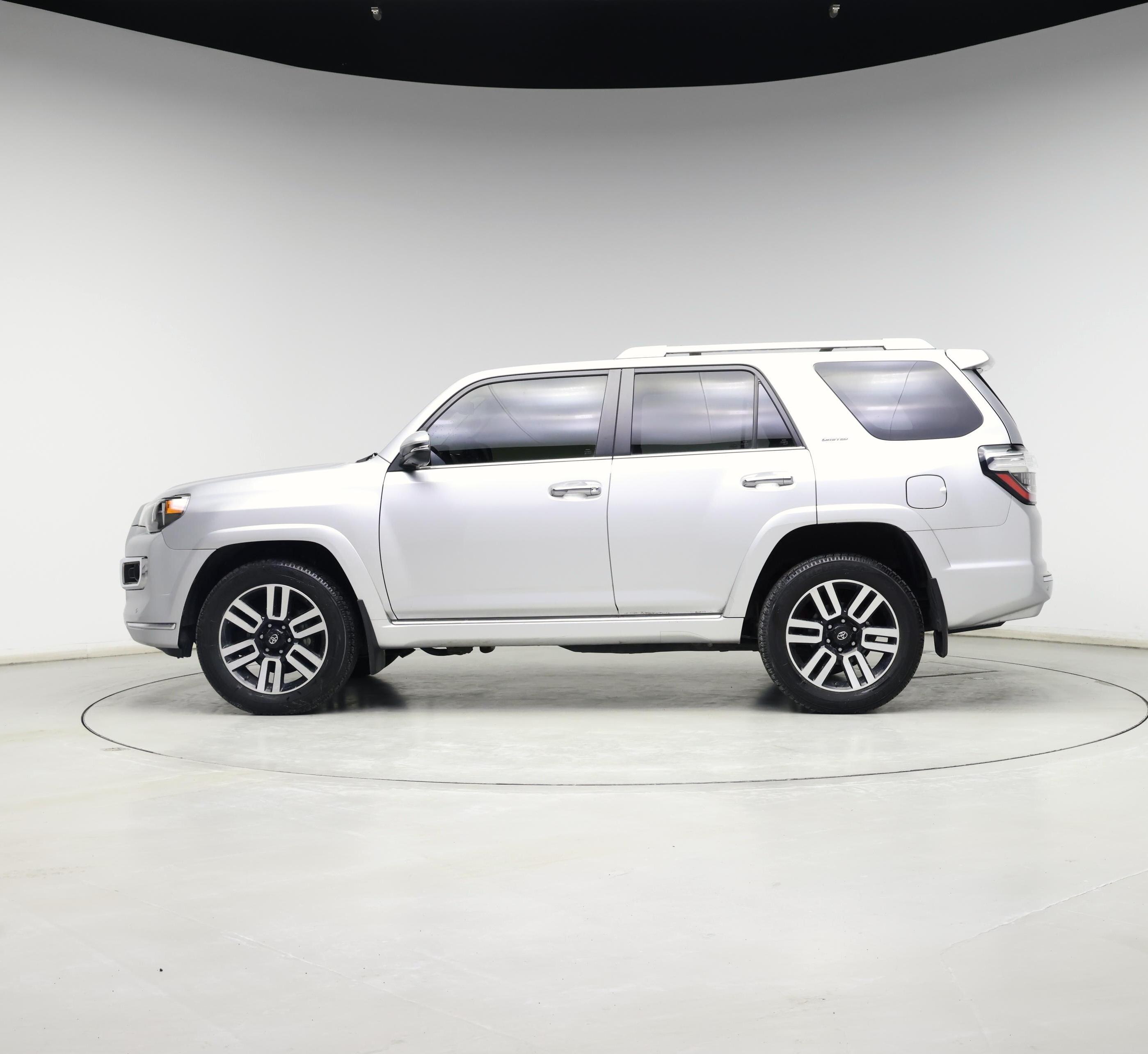 Thumbnail: 2020 Toyota 4Runner - 3