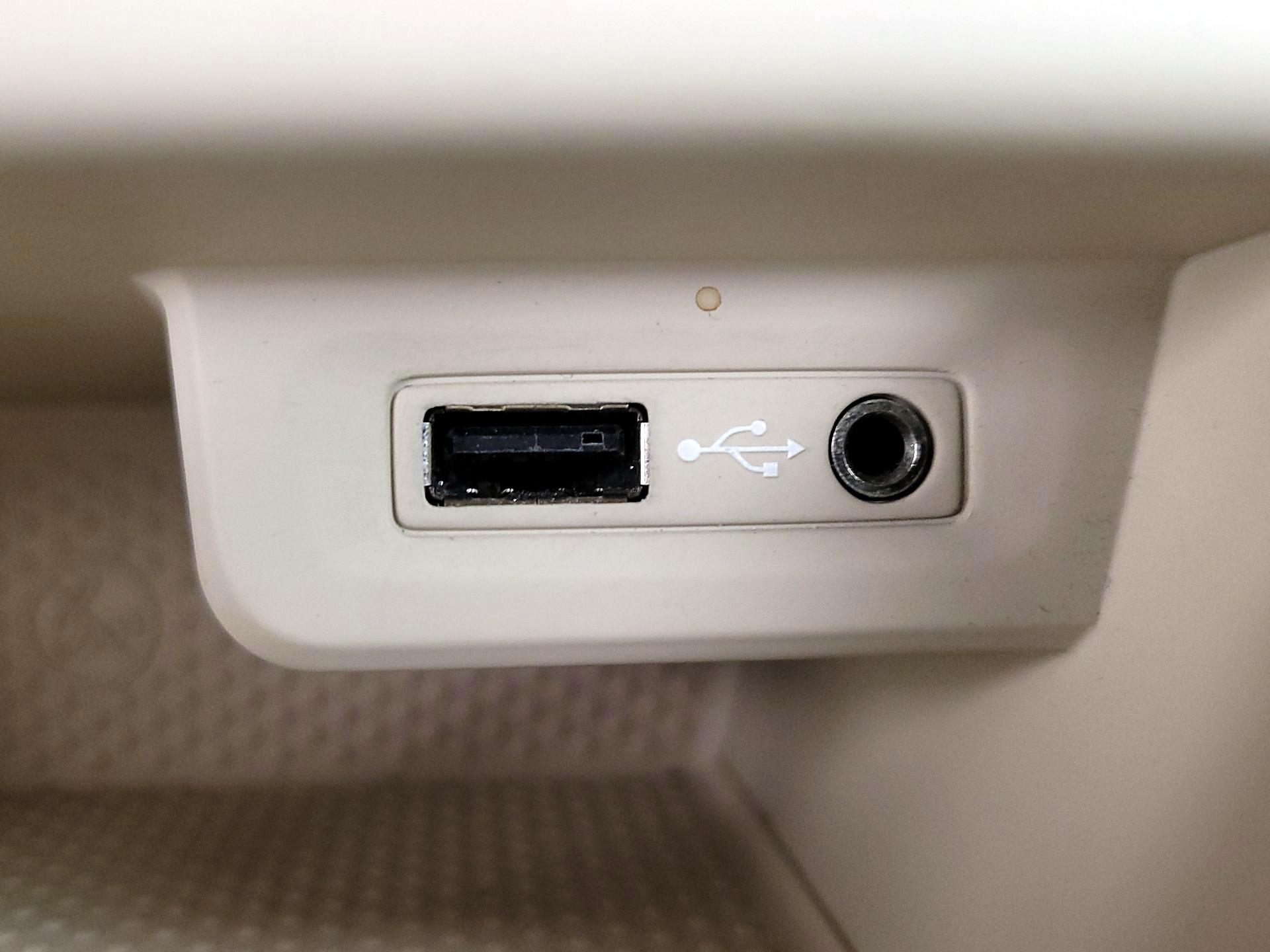 Thumbnail: 2016 Volkswagen Tiguan - 18