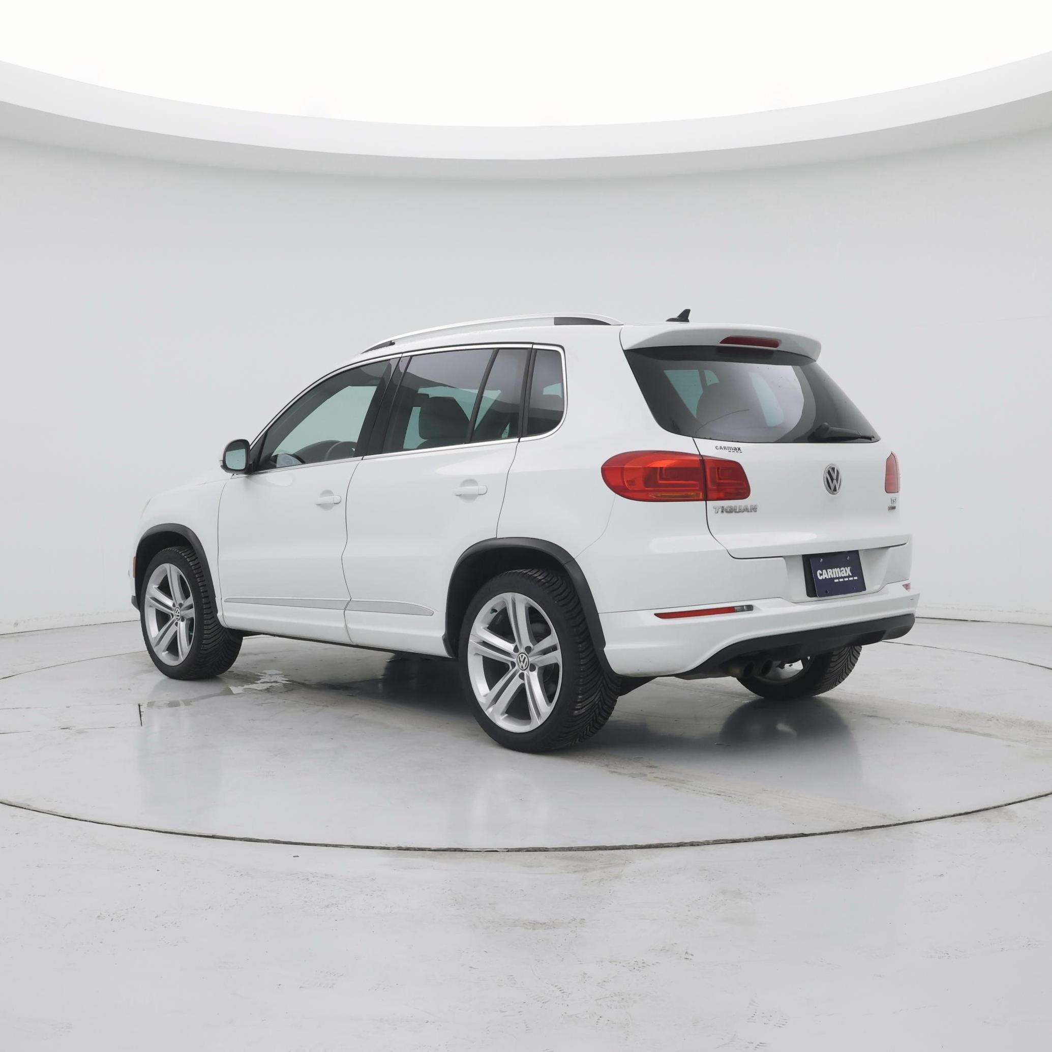 Thumbnail: 2016 Volkswagen Tiguan - 2