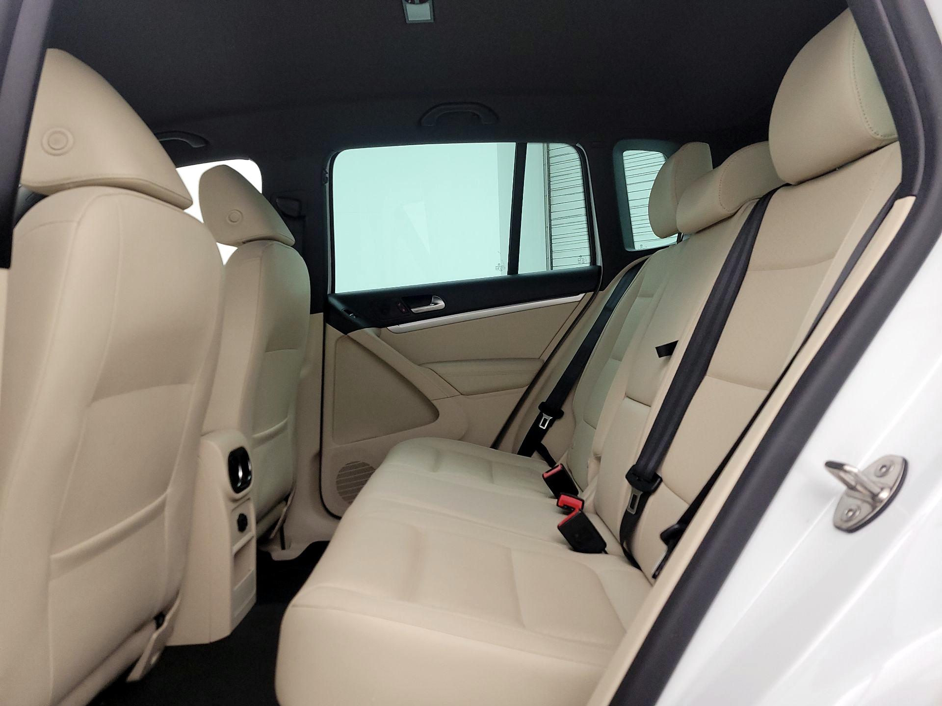 Thumbnail: 2016 Volkswagen Tiguan - 19