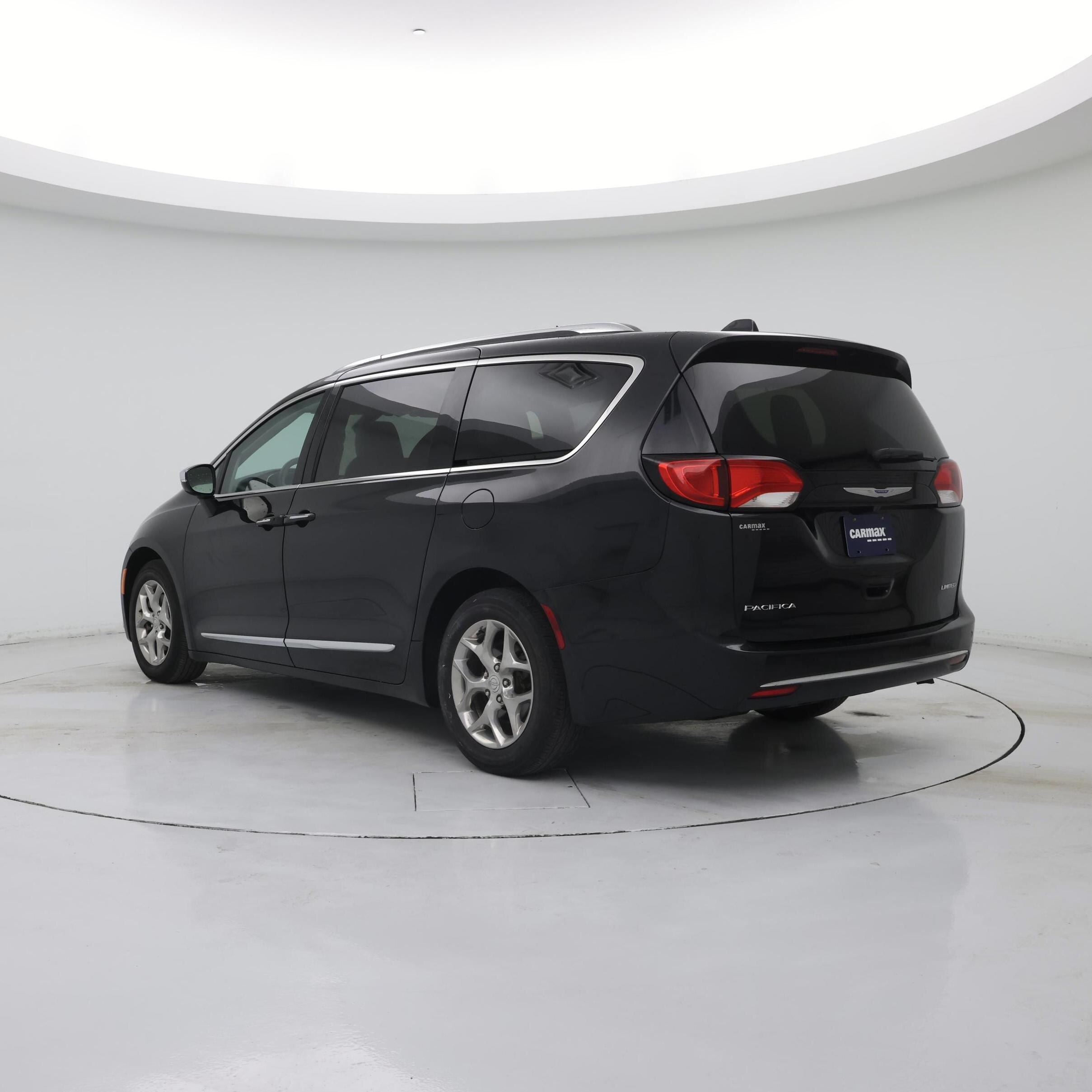 Thumbnail: 2018 Chrysler Pacifica - 2