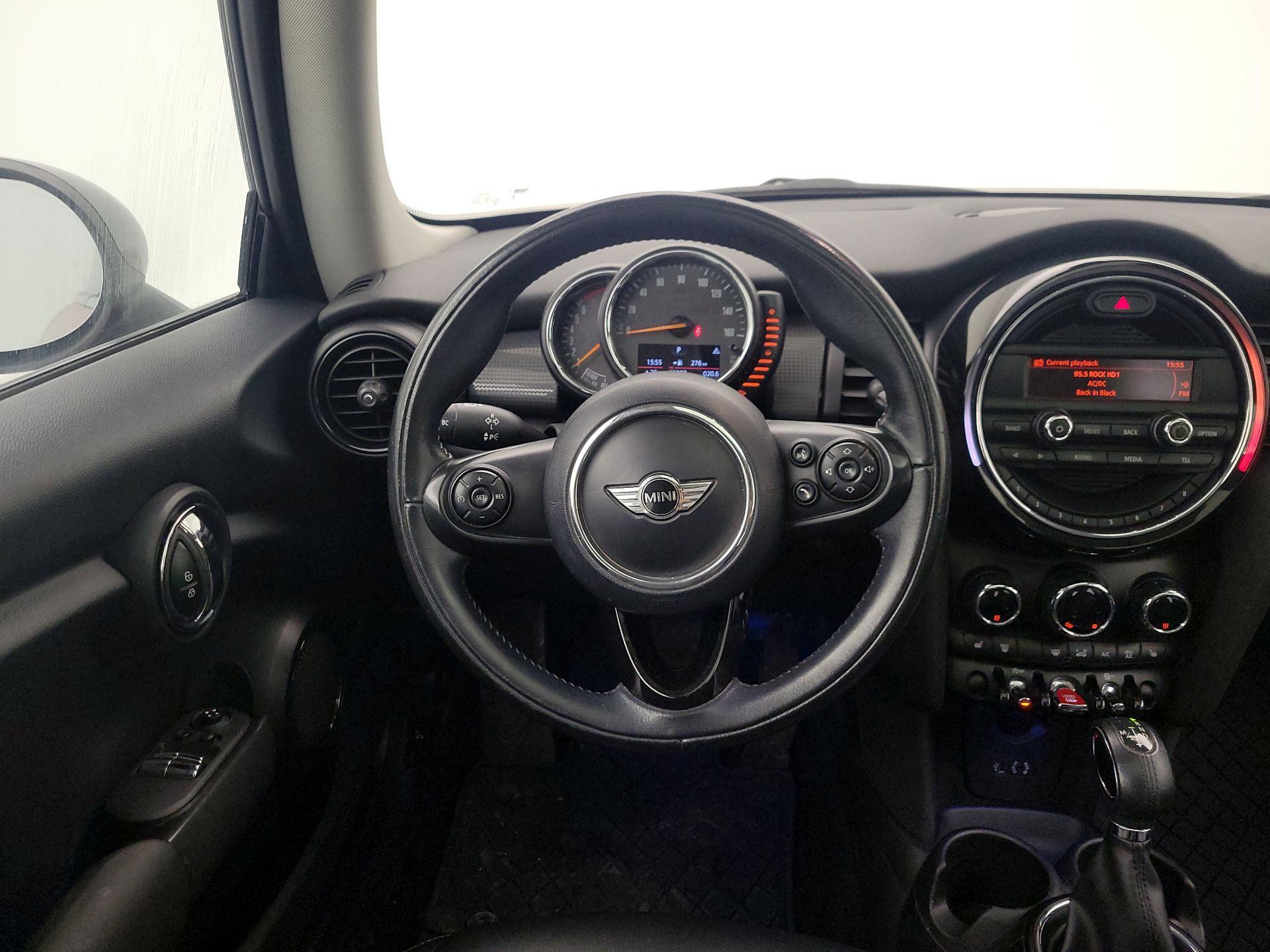 Thumbnail: 2015 MINI Cooper Hardtop - 10