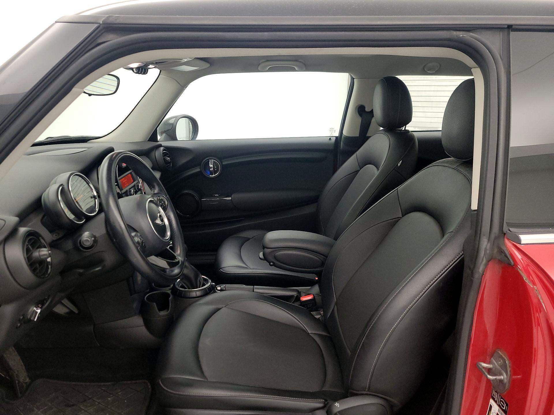 Thumbnail: 2015 MINI Cooper Hardtop - 11