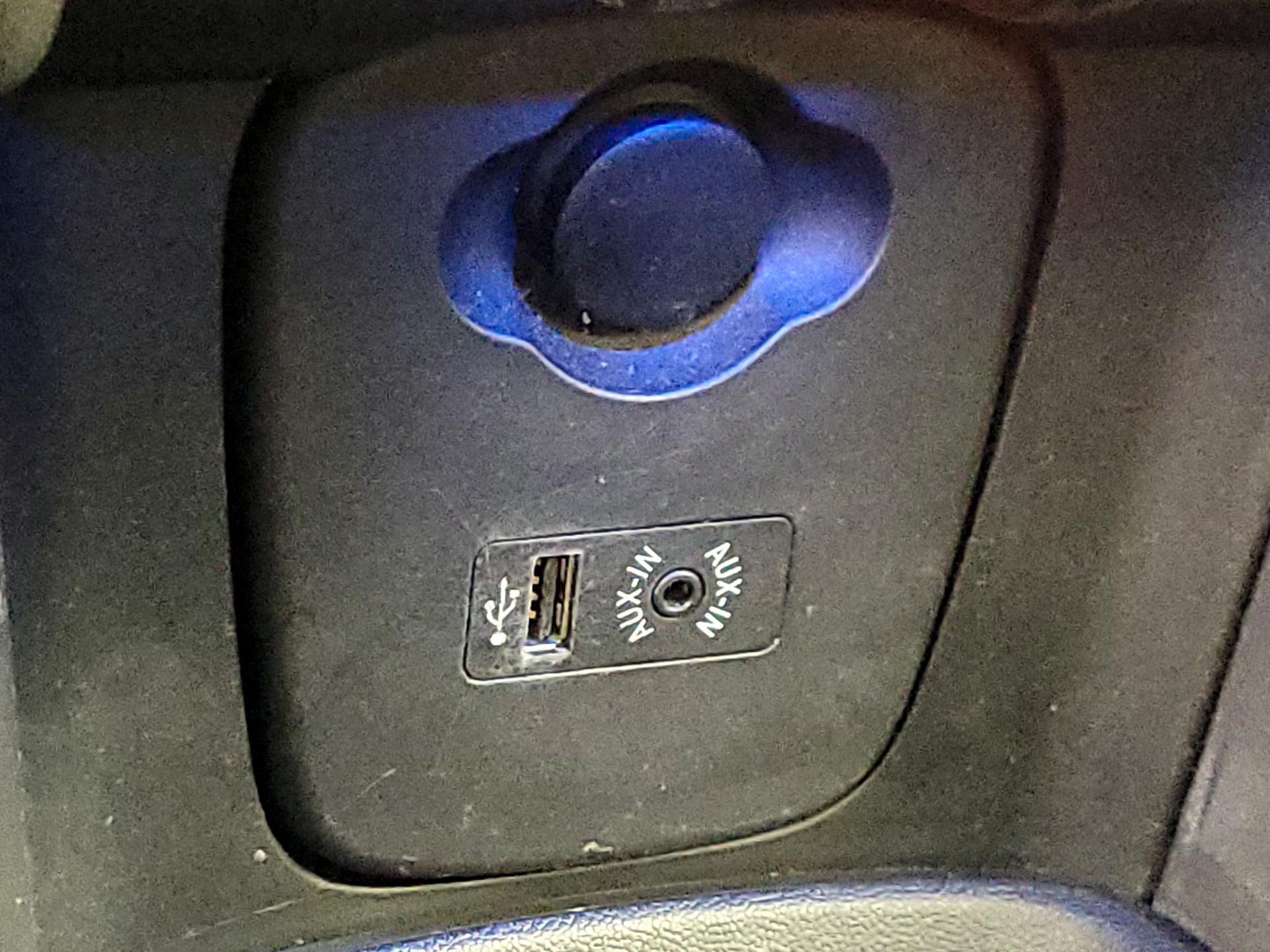 Thumbnail: 2015 MINI Cooper Hardtop - 17