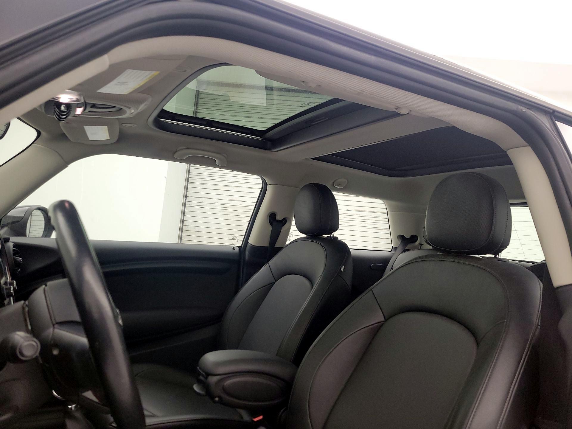 Thumbnail: 2015 MINI Cooper Hardtop - 18