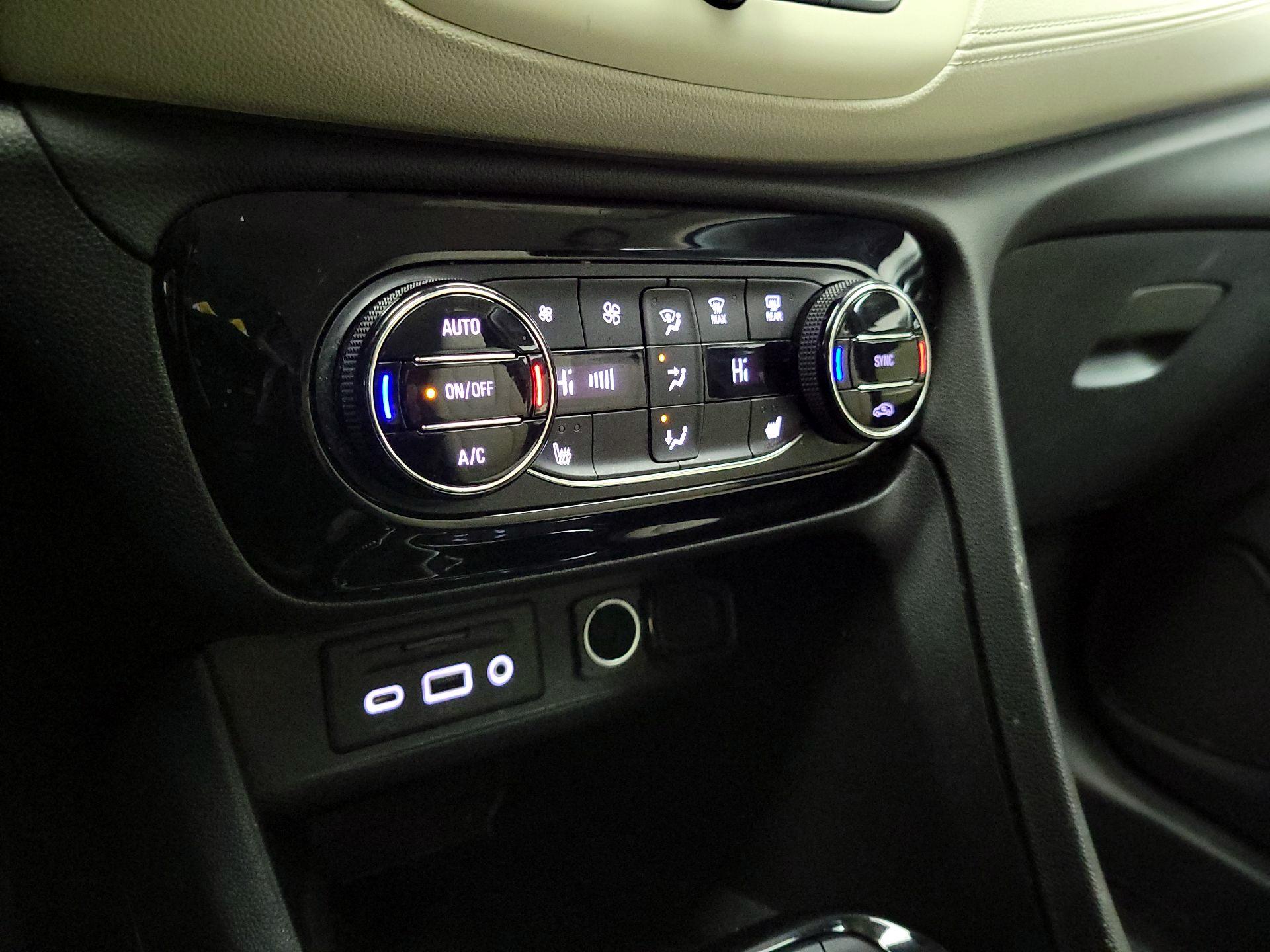 Thumbnail: 2020 Buick Encore GX - 17