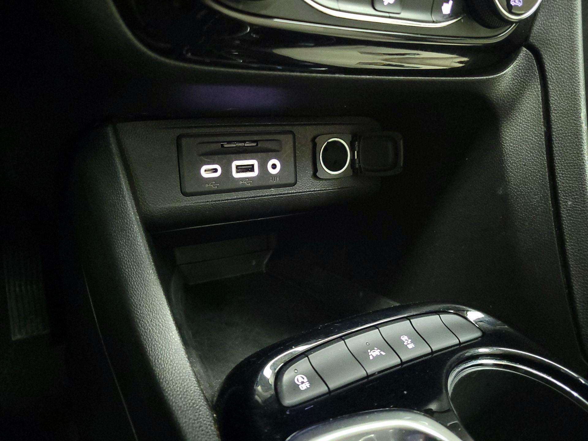 Thumbnail: 2020 Buick Encore GX - 19