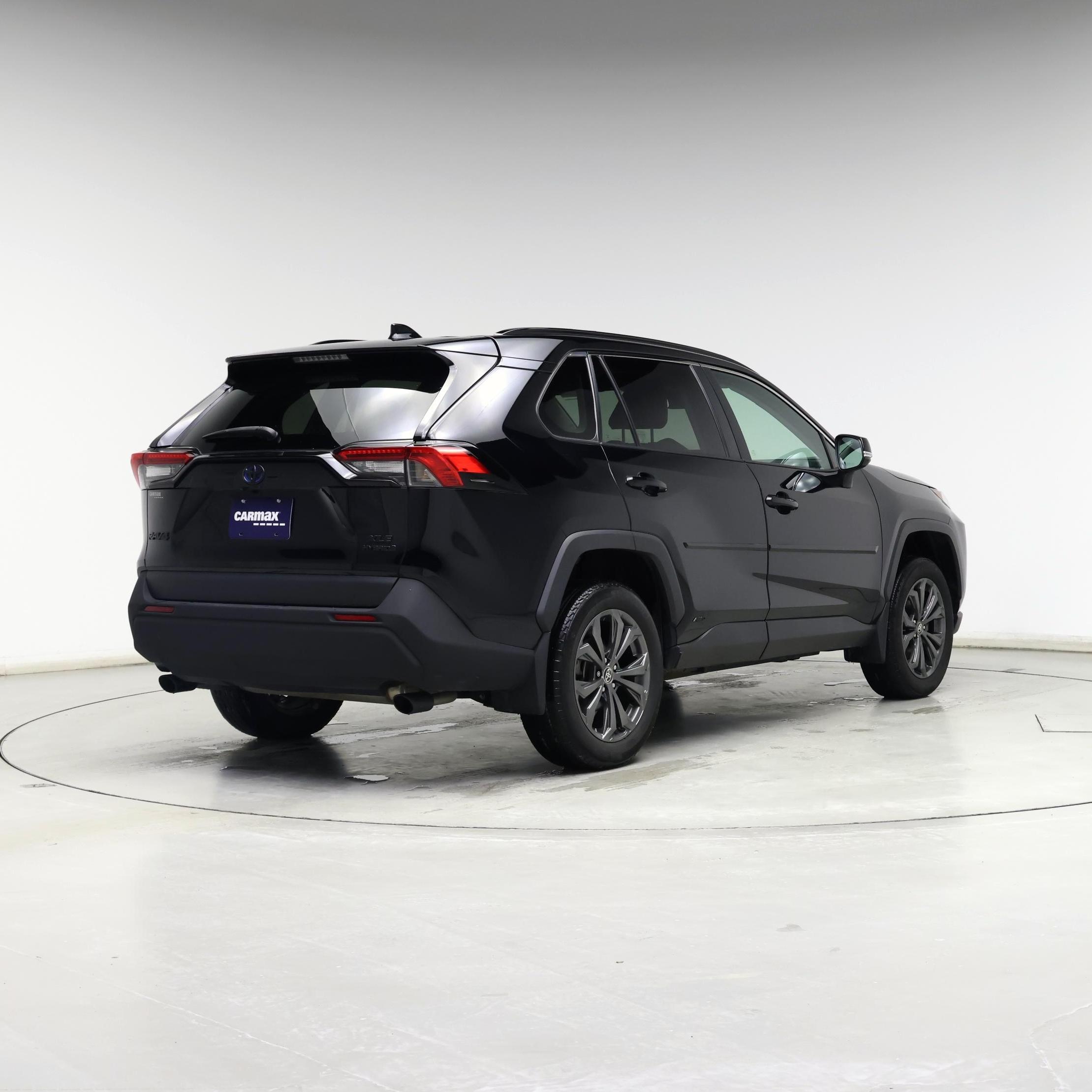 Thumbnail: 2023 Toyota RAV4 - 8