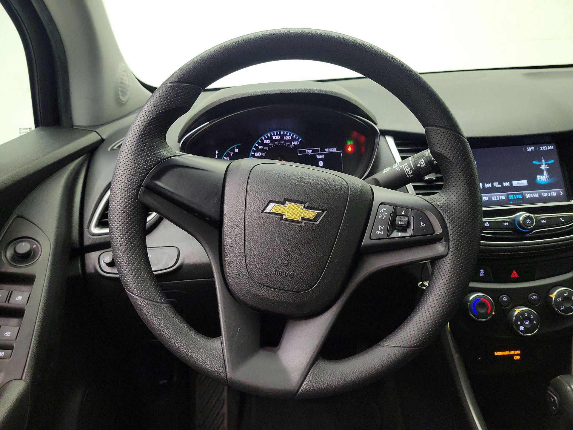 Thumbnail: 2017 Chevrolet Trax - 10