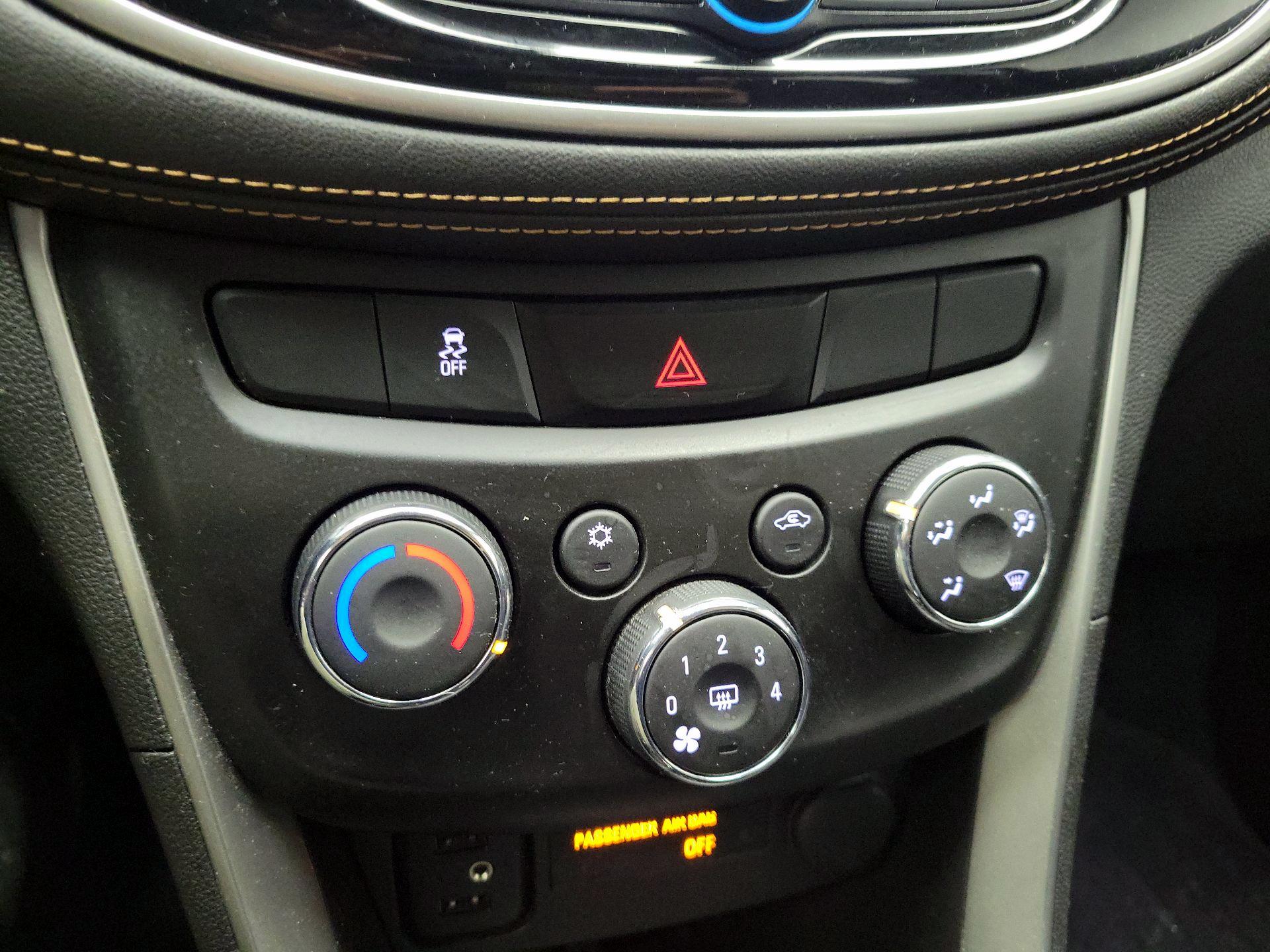 Thumbnail: 2017 Chevrolet Trax - 16