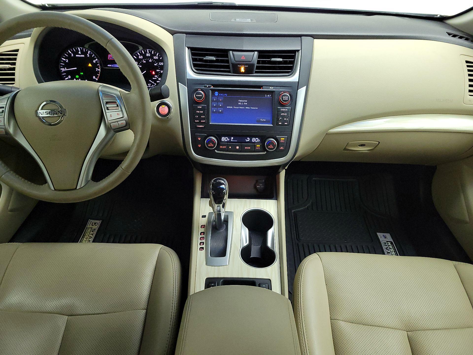 Thumbnail: 2017 Nissan Altima - 9