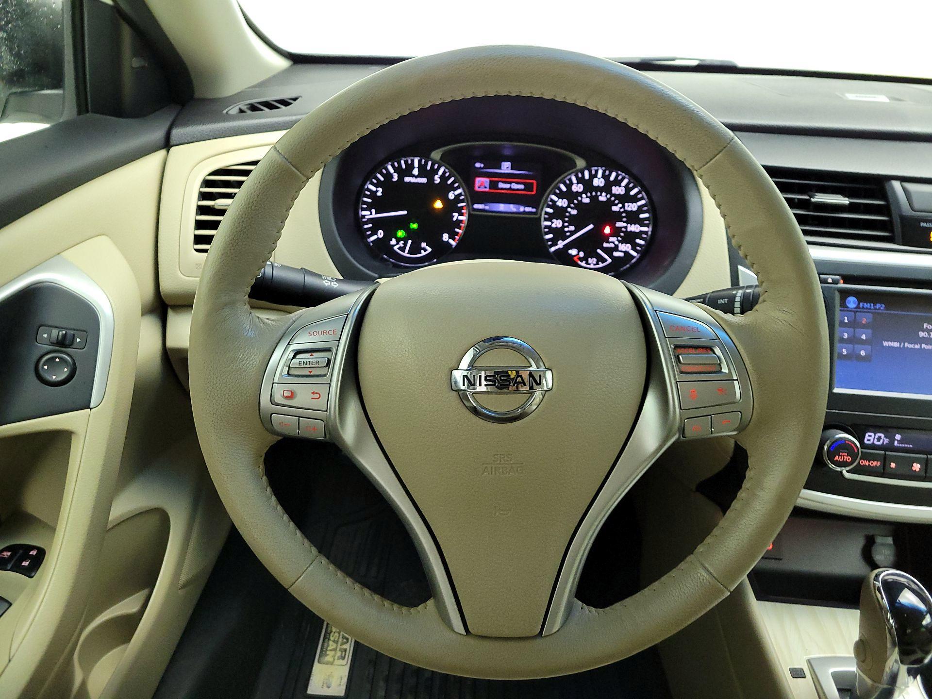 Thumbnail: 2017 Nissan Altima - 10