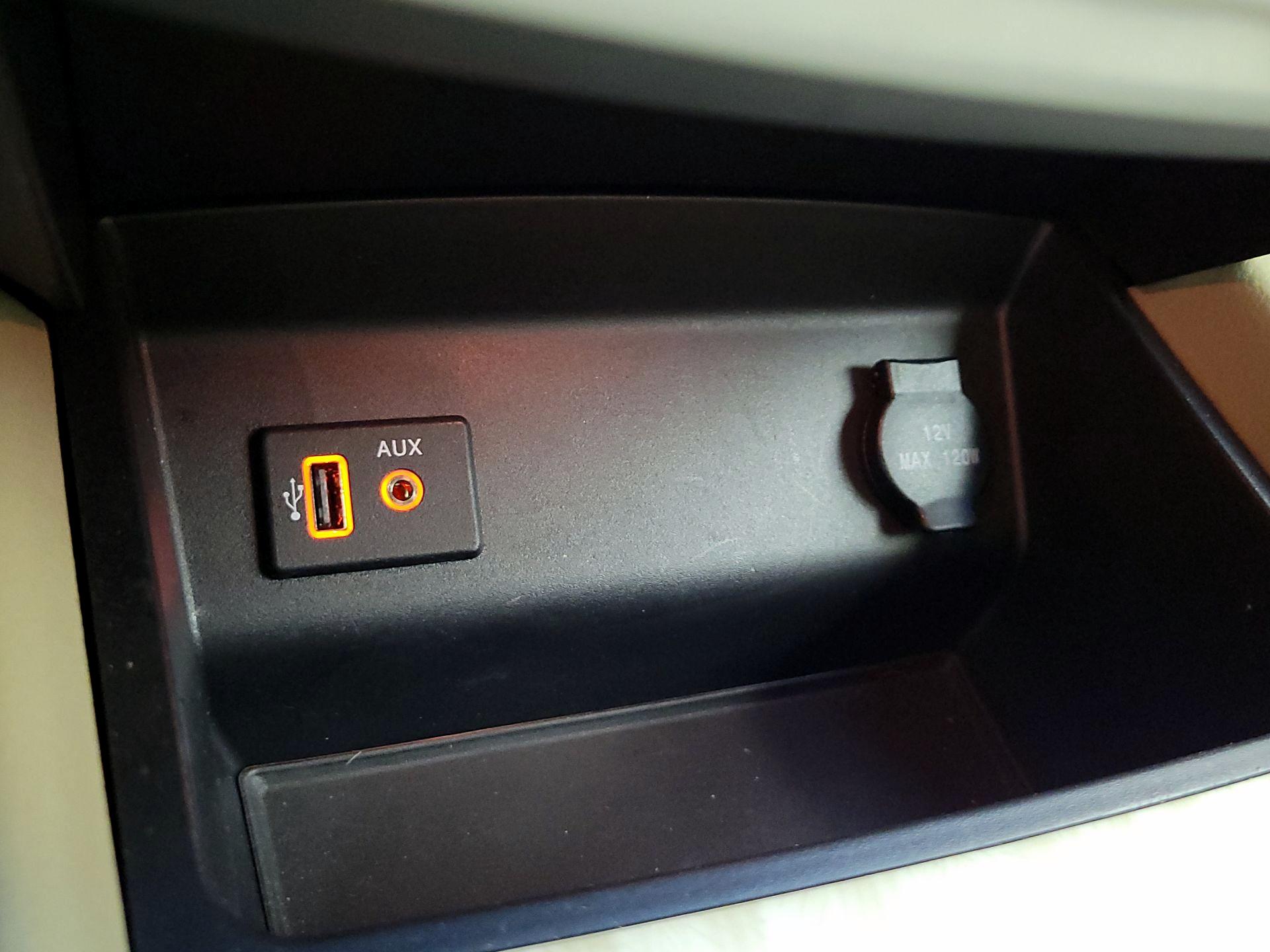 Thumbnail: 2017 Nissan Altima - 18