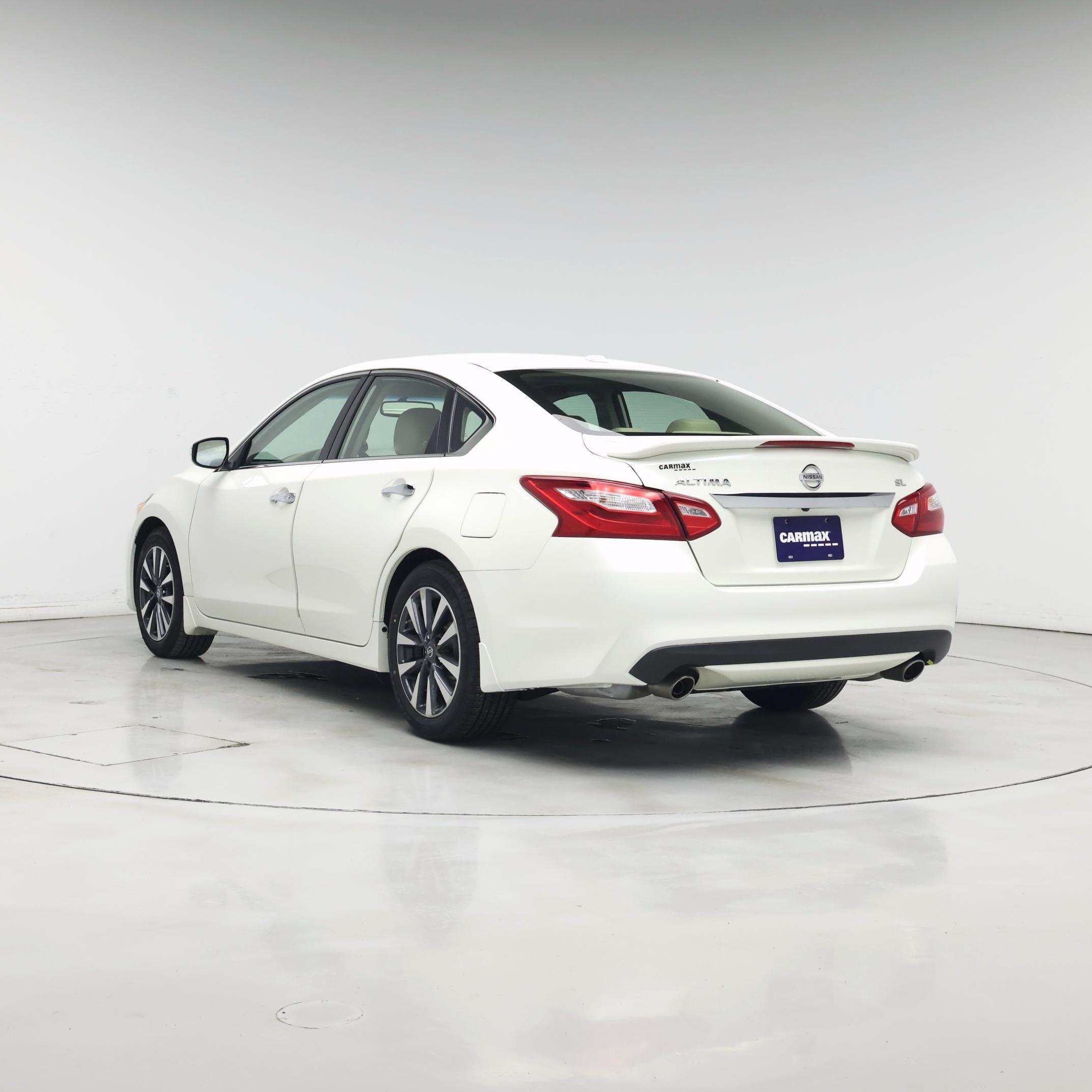 Thumbnail: 2017 Nissan Altima - 2