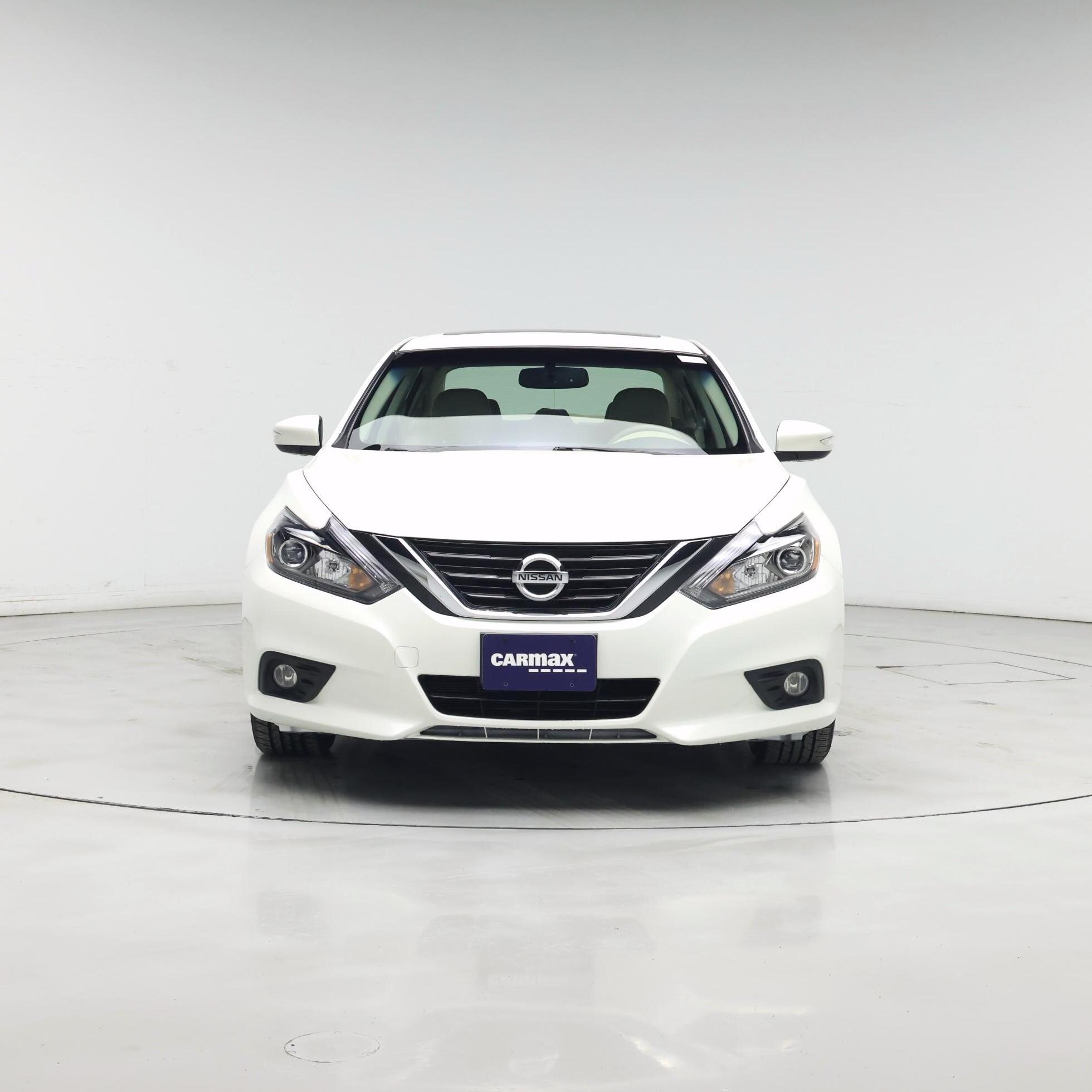 Thumbnail: 2017 Nissan Altima - 5