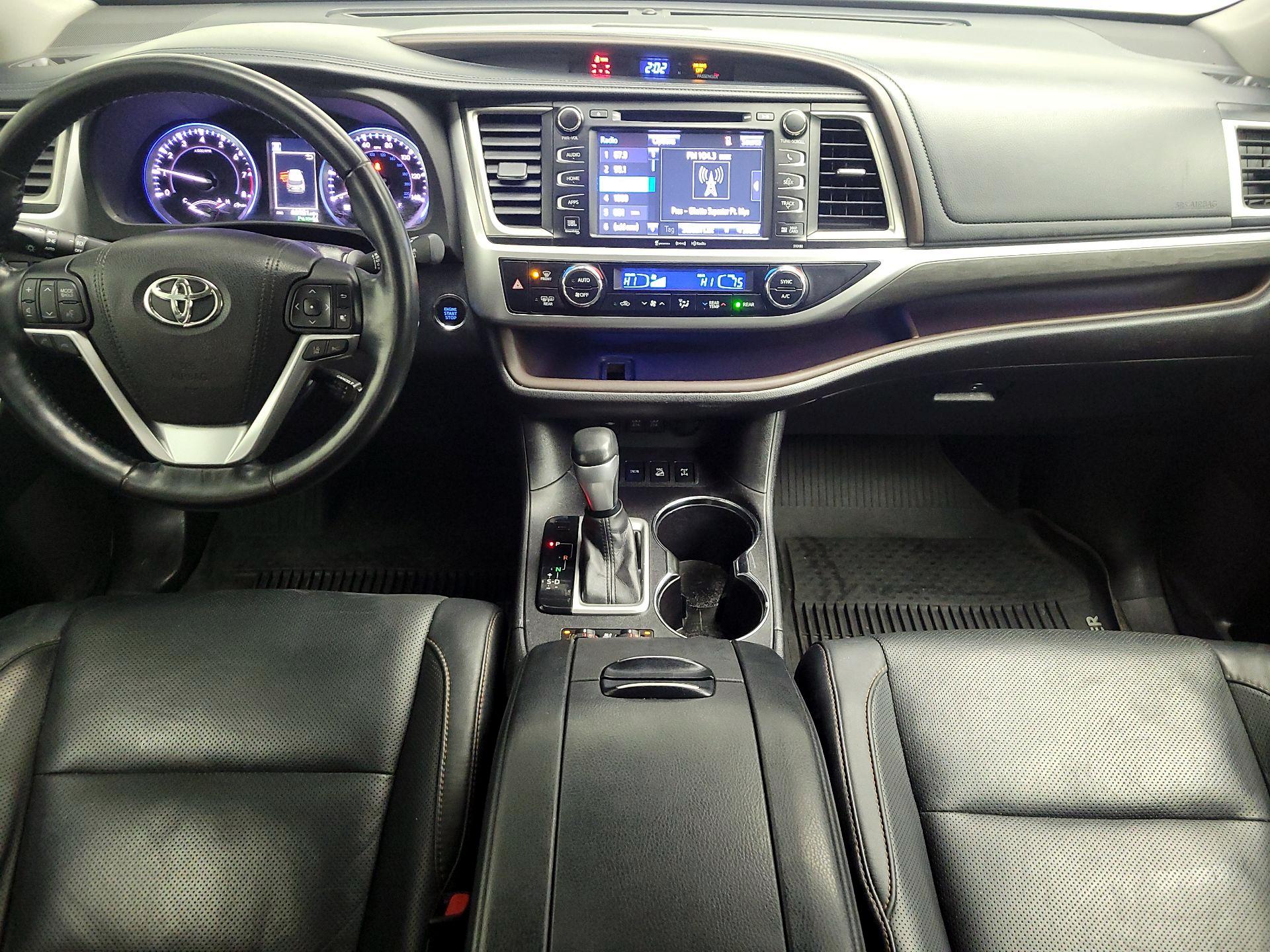 Thumbnail: 2017 Toyota Highlander - 9