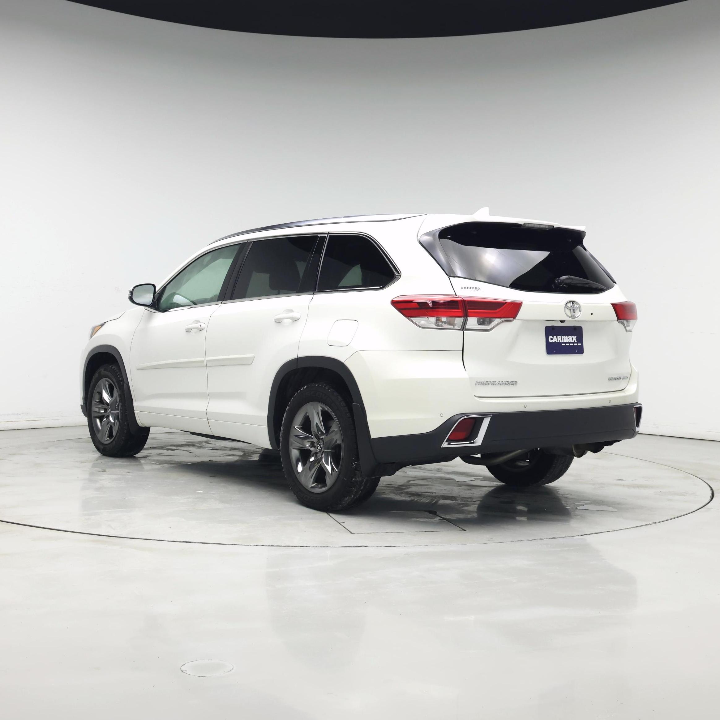 Thumbnail: 2017 Toyota Highlander - 2