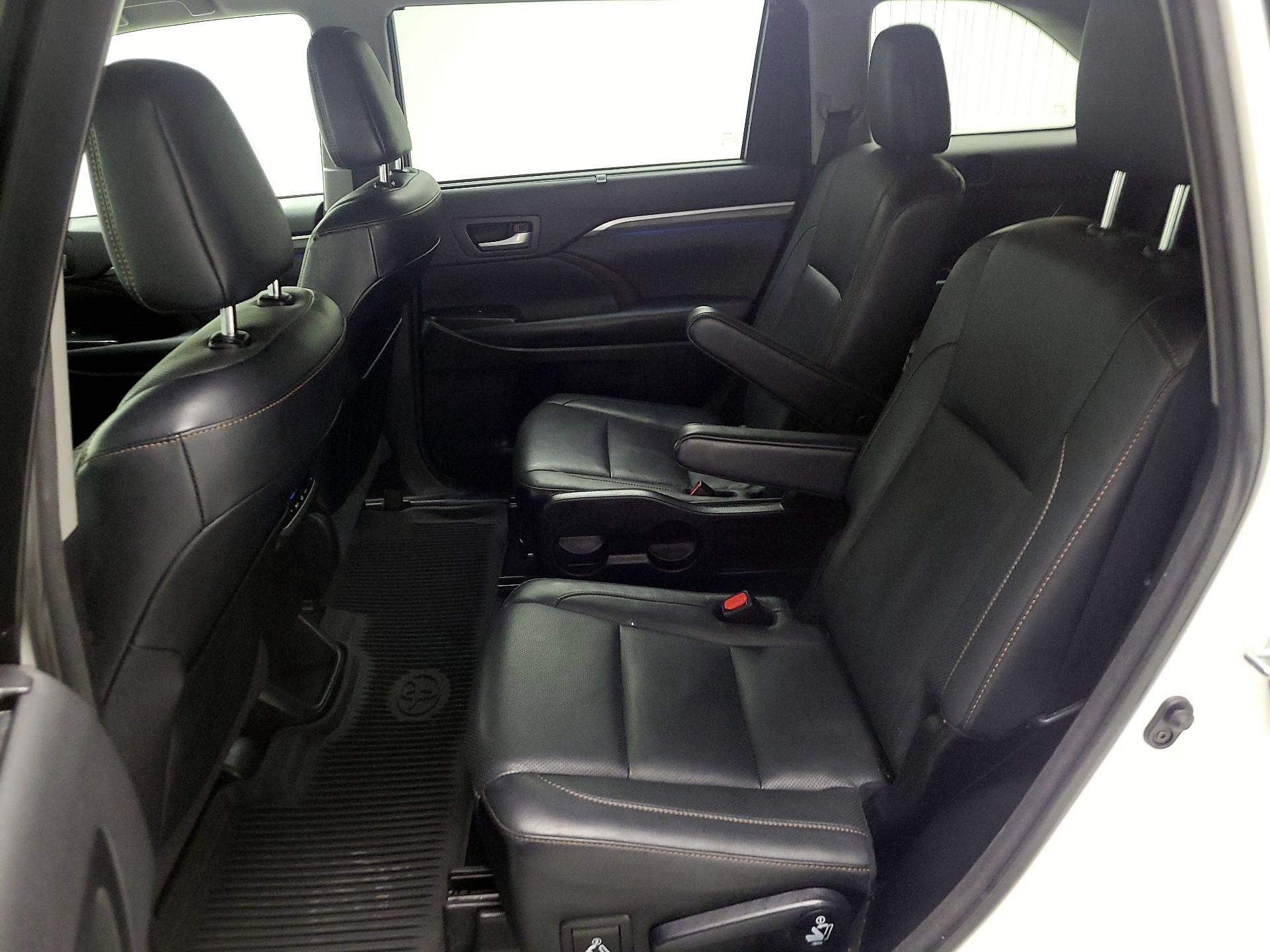 Thumbnail: 2017 Toyota Highlander - 20