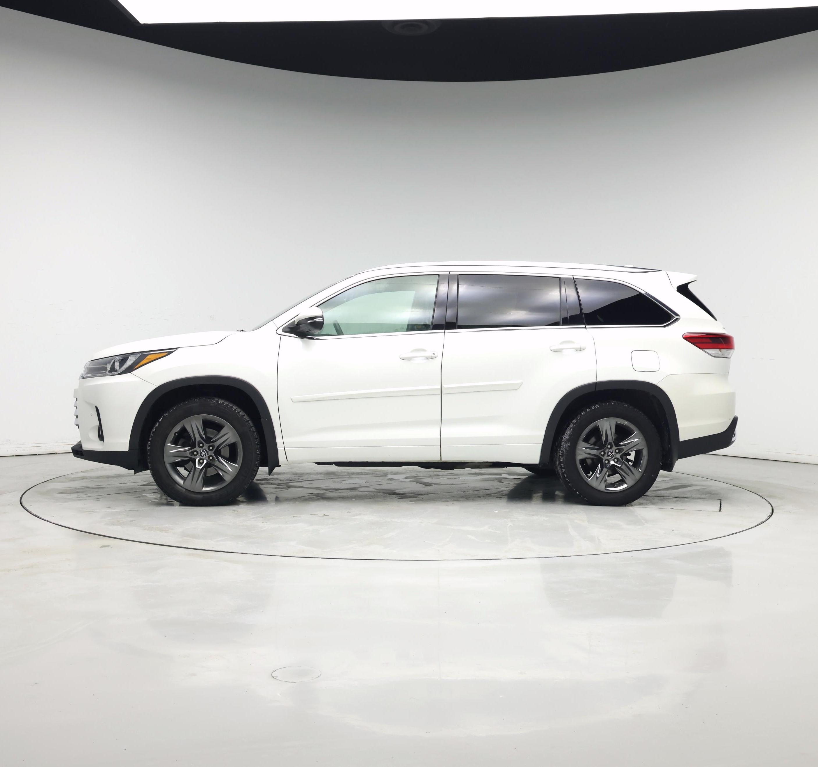 Thumbnail: 2017 Toyota Highlander - 3