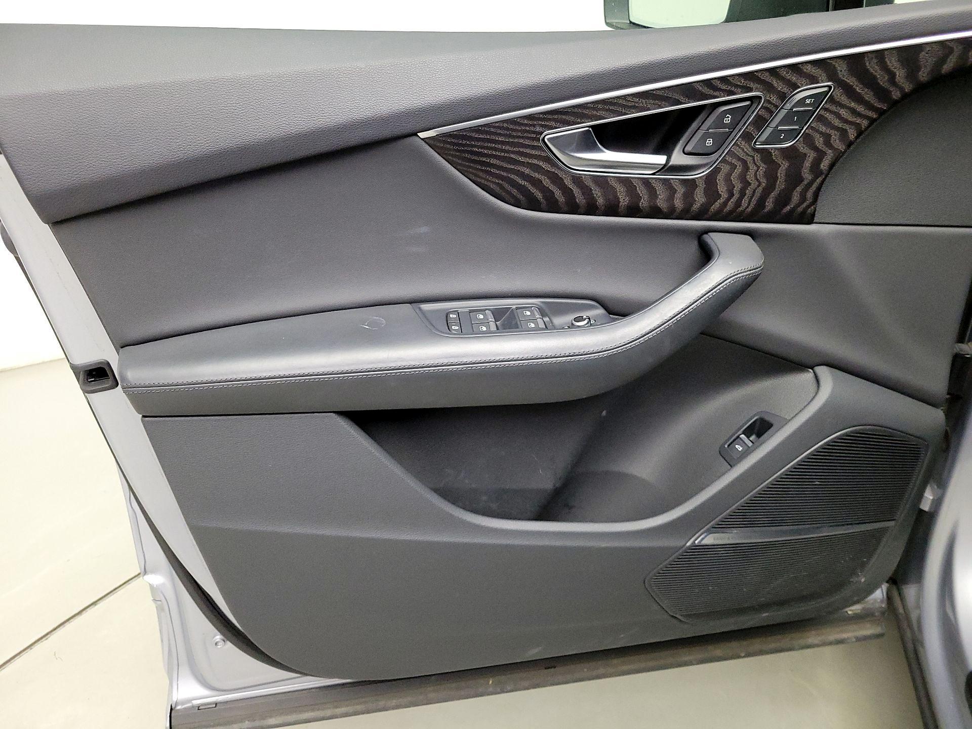 Thumbnail: 2021 Audi Q7 - 12