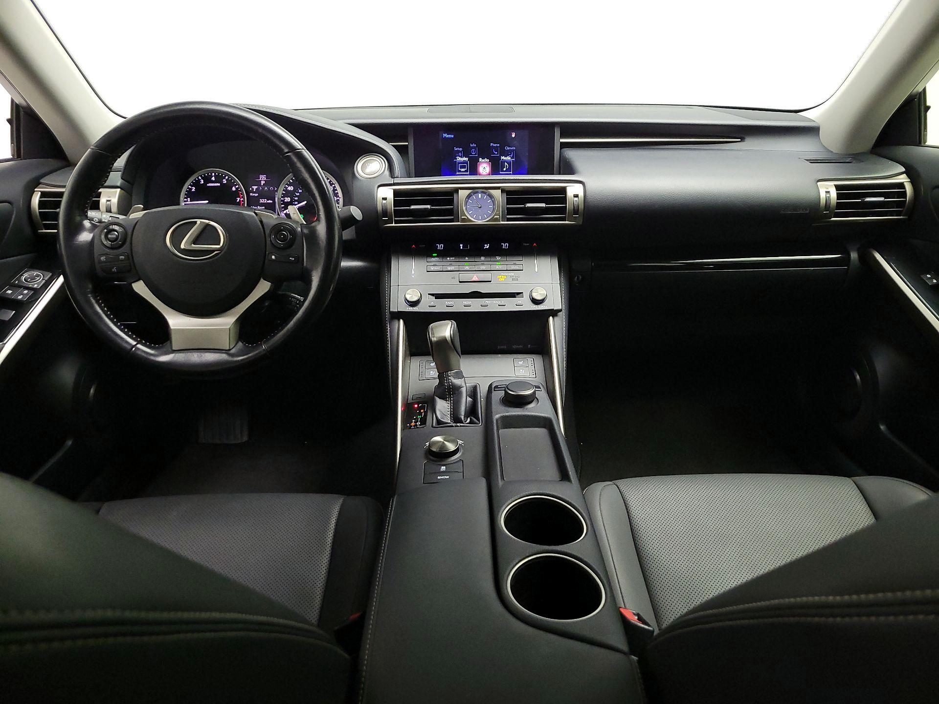 Thumbnail: 2016 Lexus IS - 9