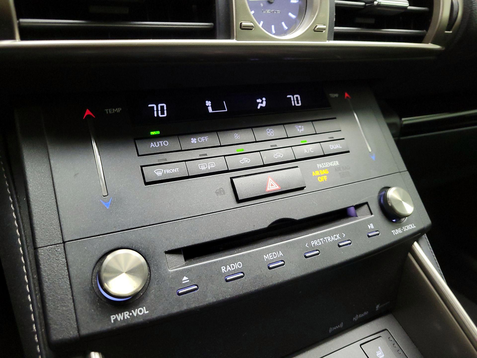 Thumbnail: 2016 Lexus IS - 15