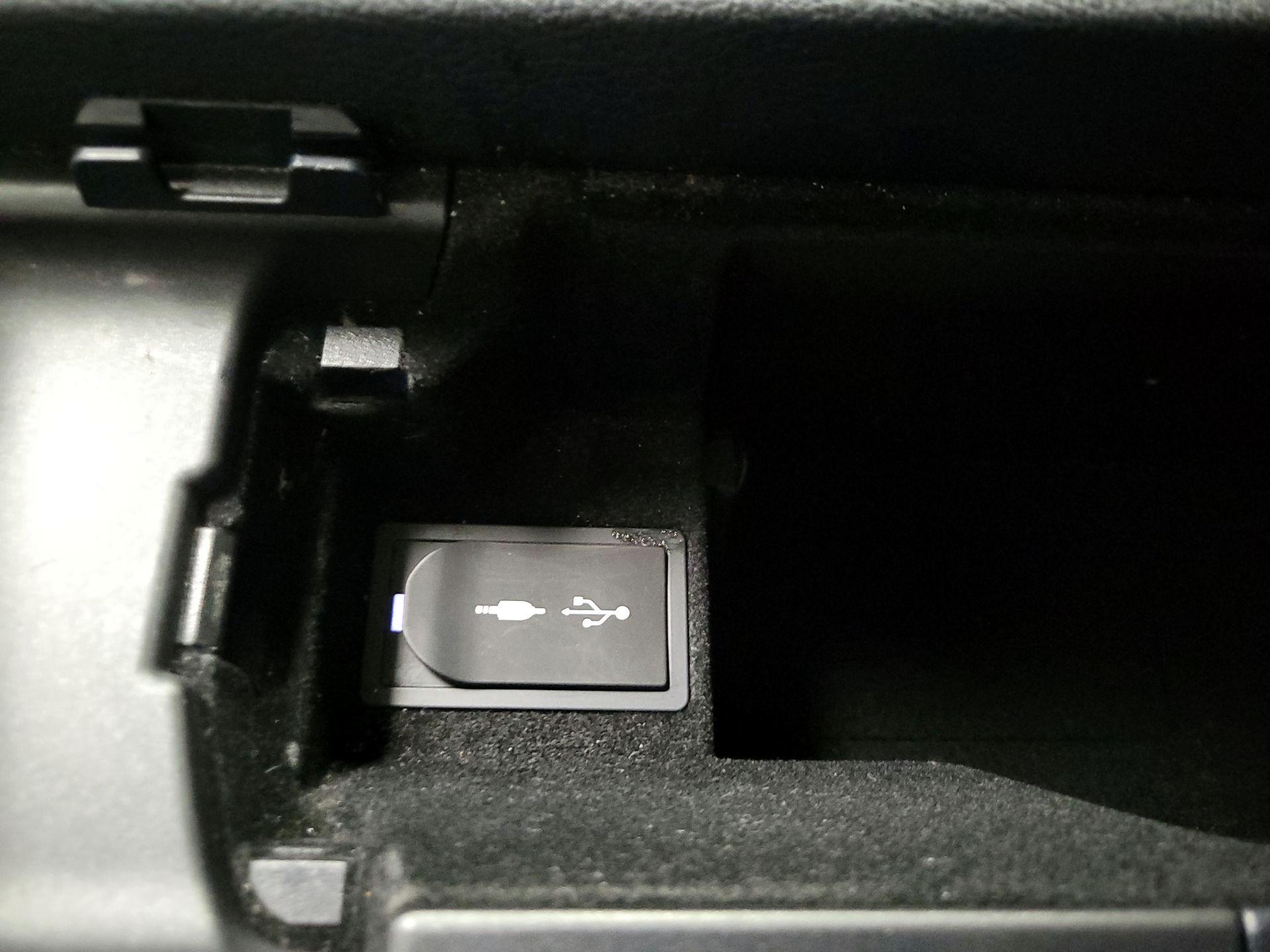 Thumbnail: 2016 Lexus IS - 17