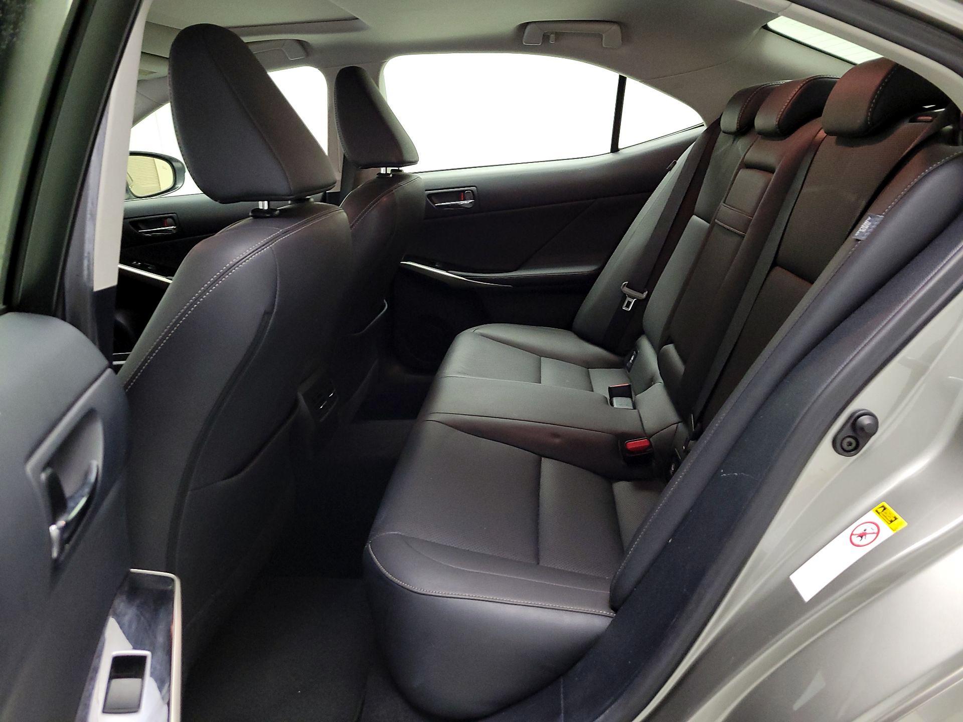 Thumbnail: 2016 Lexus IS - 18