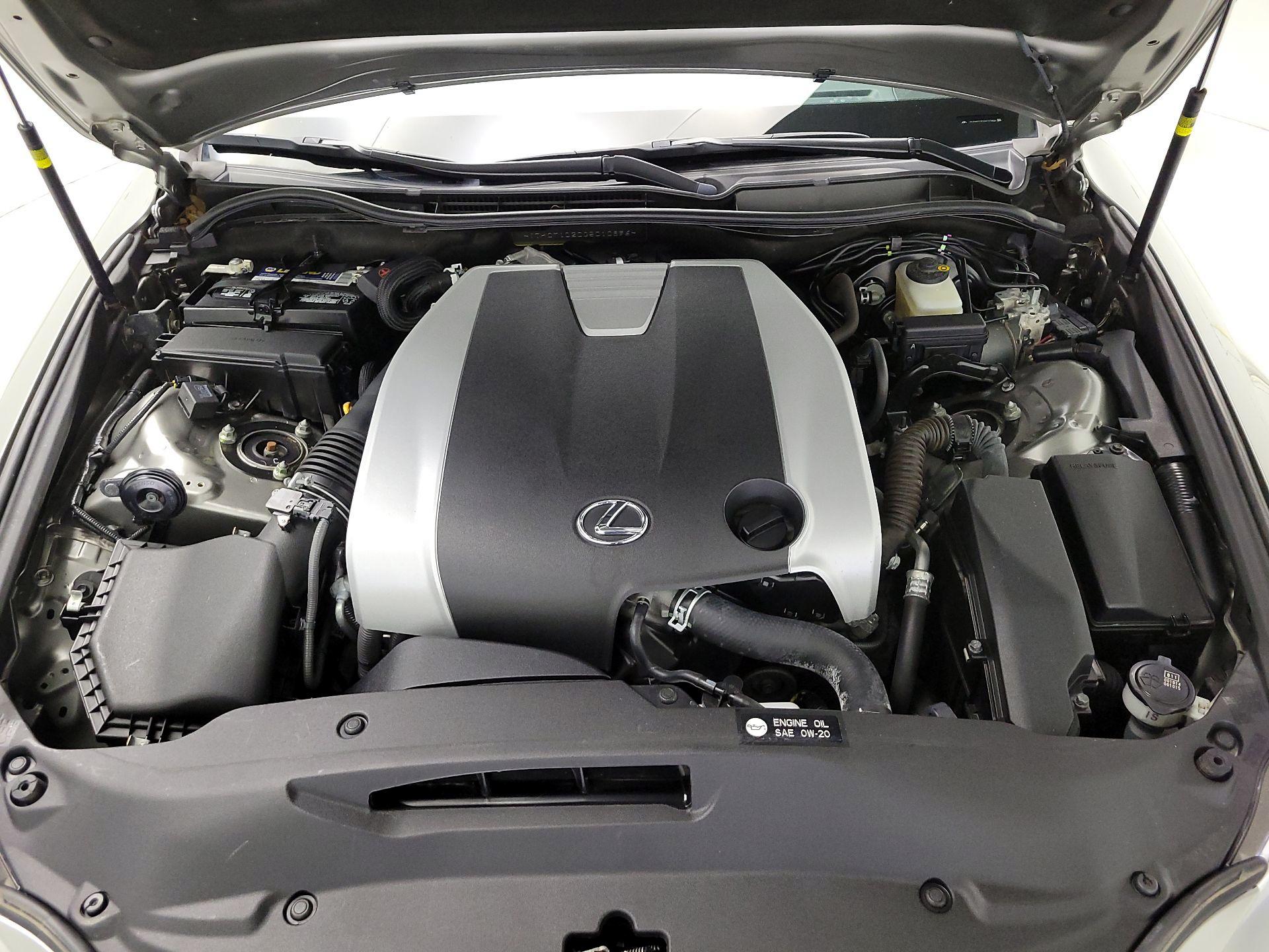 Thumbnail: 2016 Lexus IS - 20