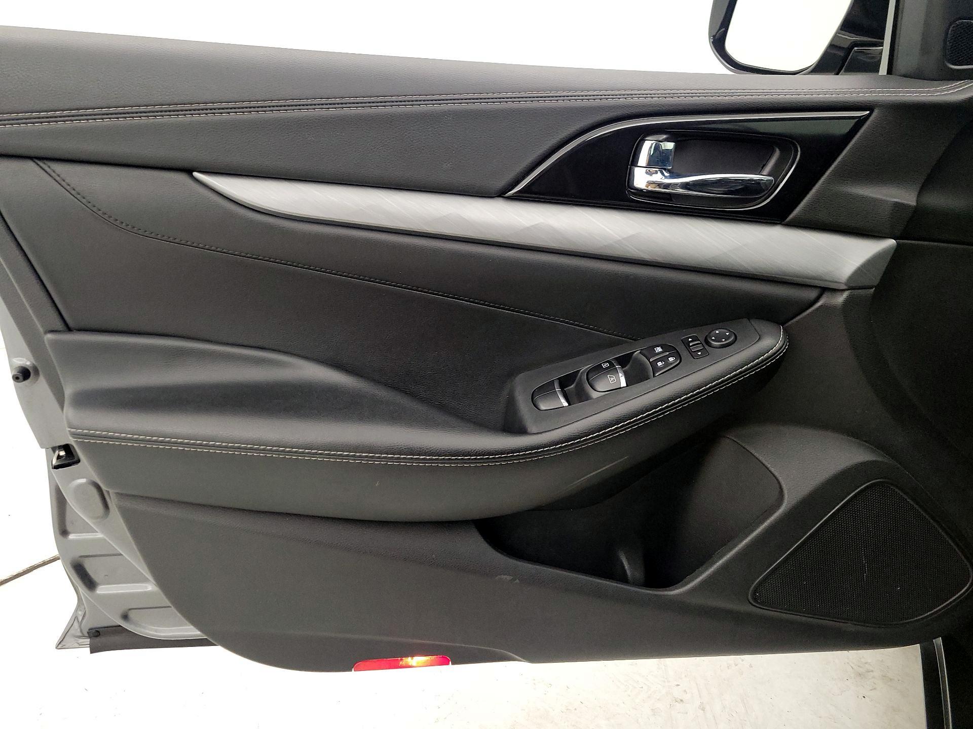 Thumbnail: 2017 Nissan Maxima - 12